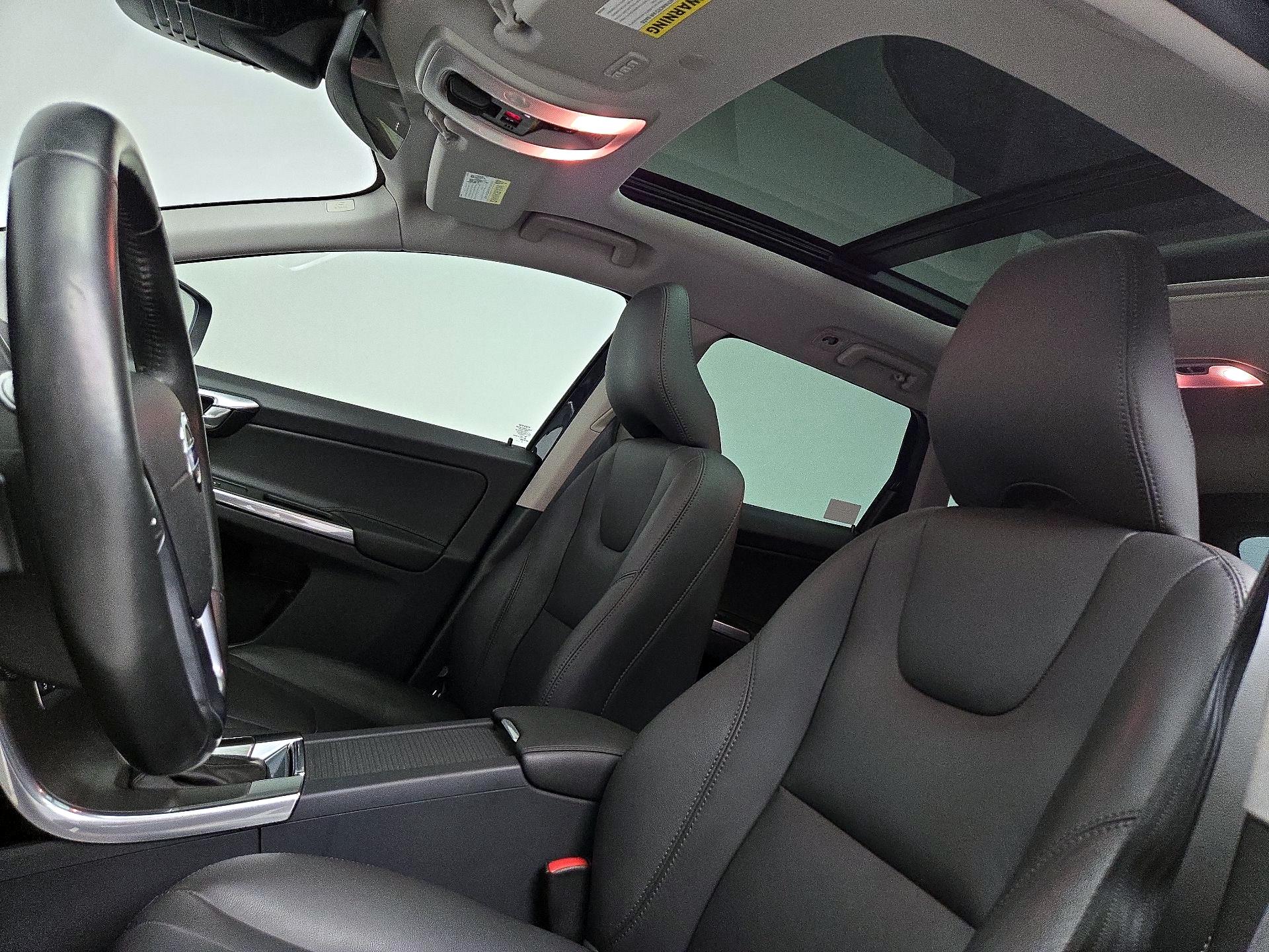 Thumbnail: 2015 Volvo XC60 - 20