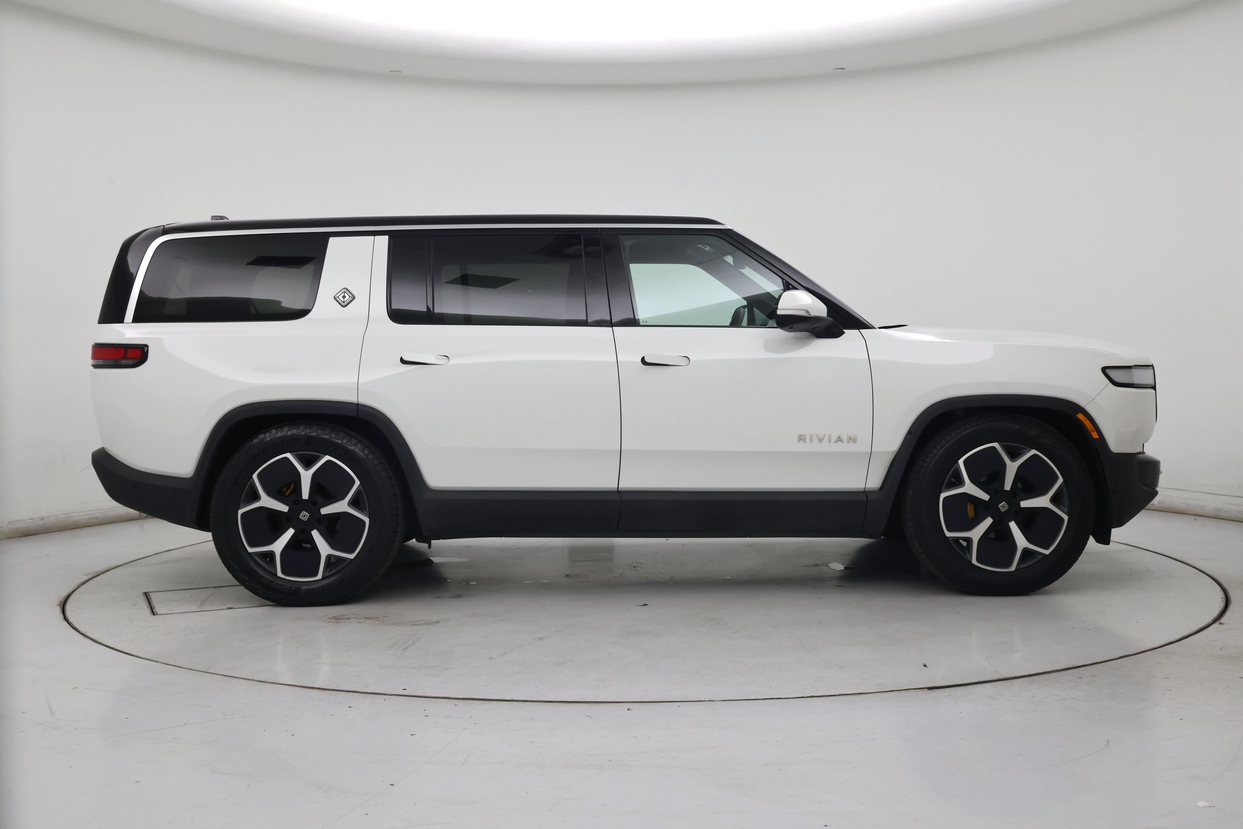 Thumbnail: 2023 Rivian R1S - 7