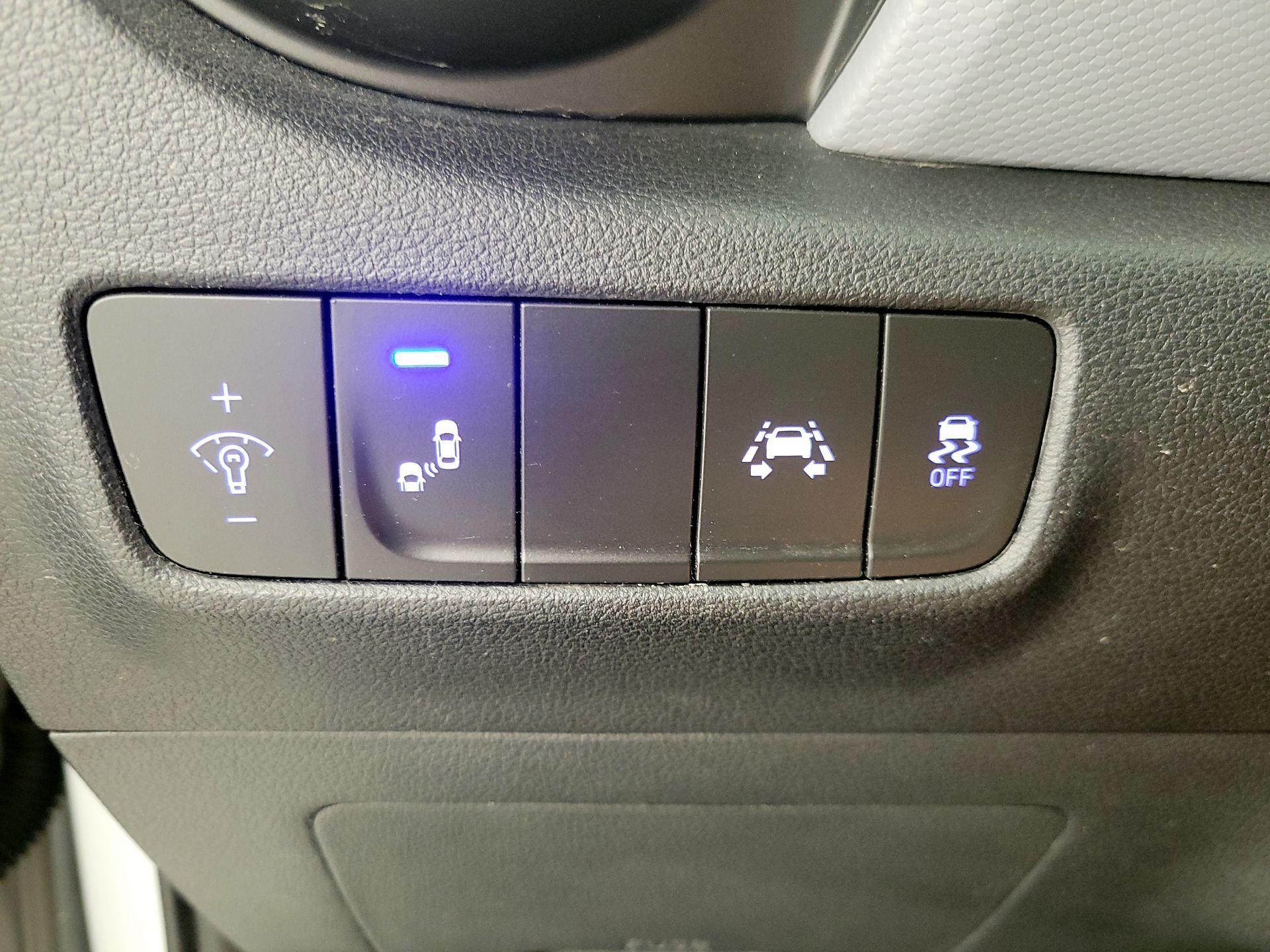 Thumbnail: 2020 Hyundai Kona - 13
