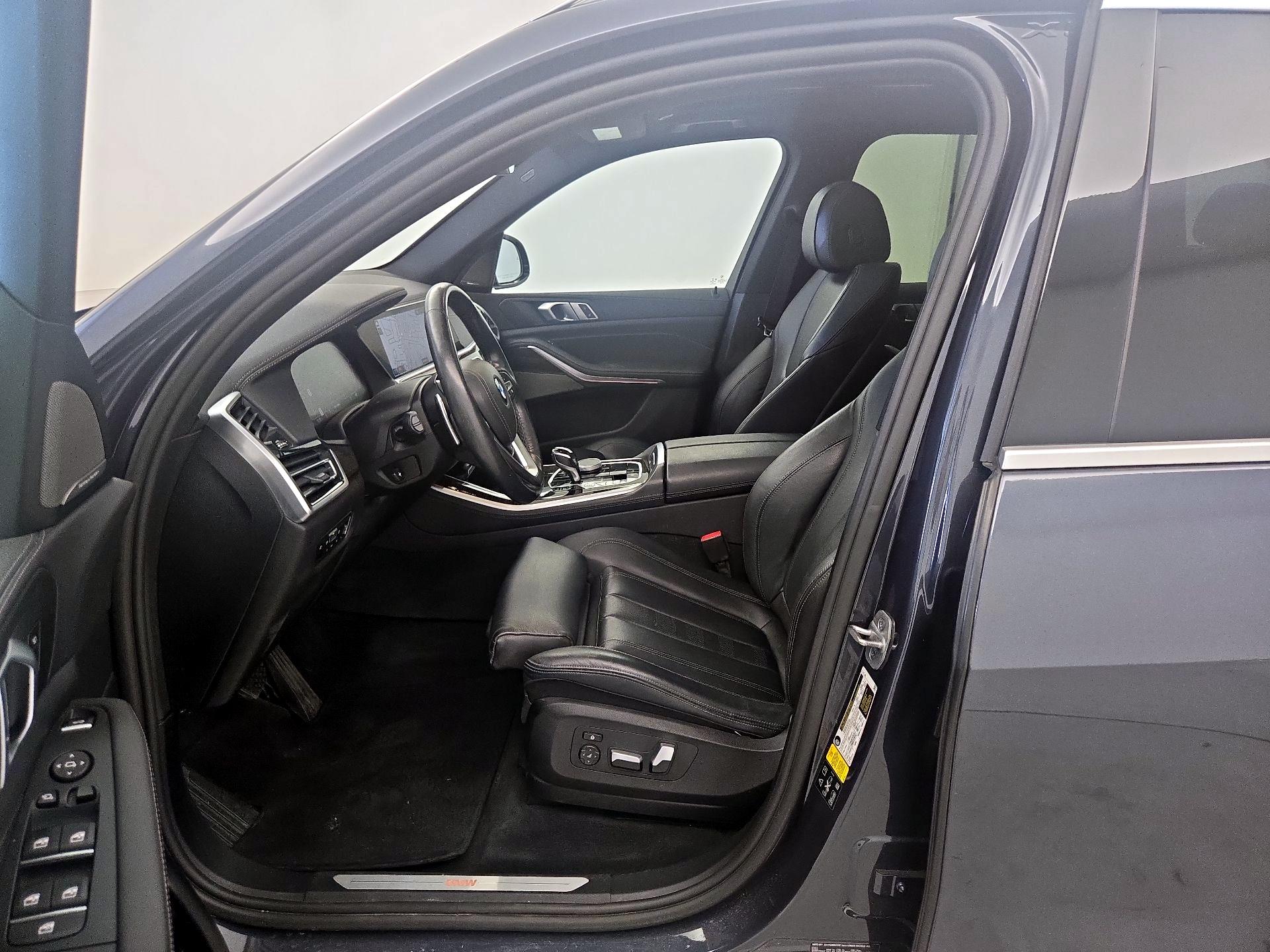 Thumbnail: 2021 BMW X5 - 11