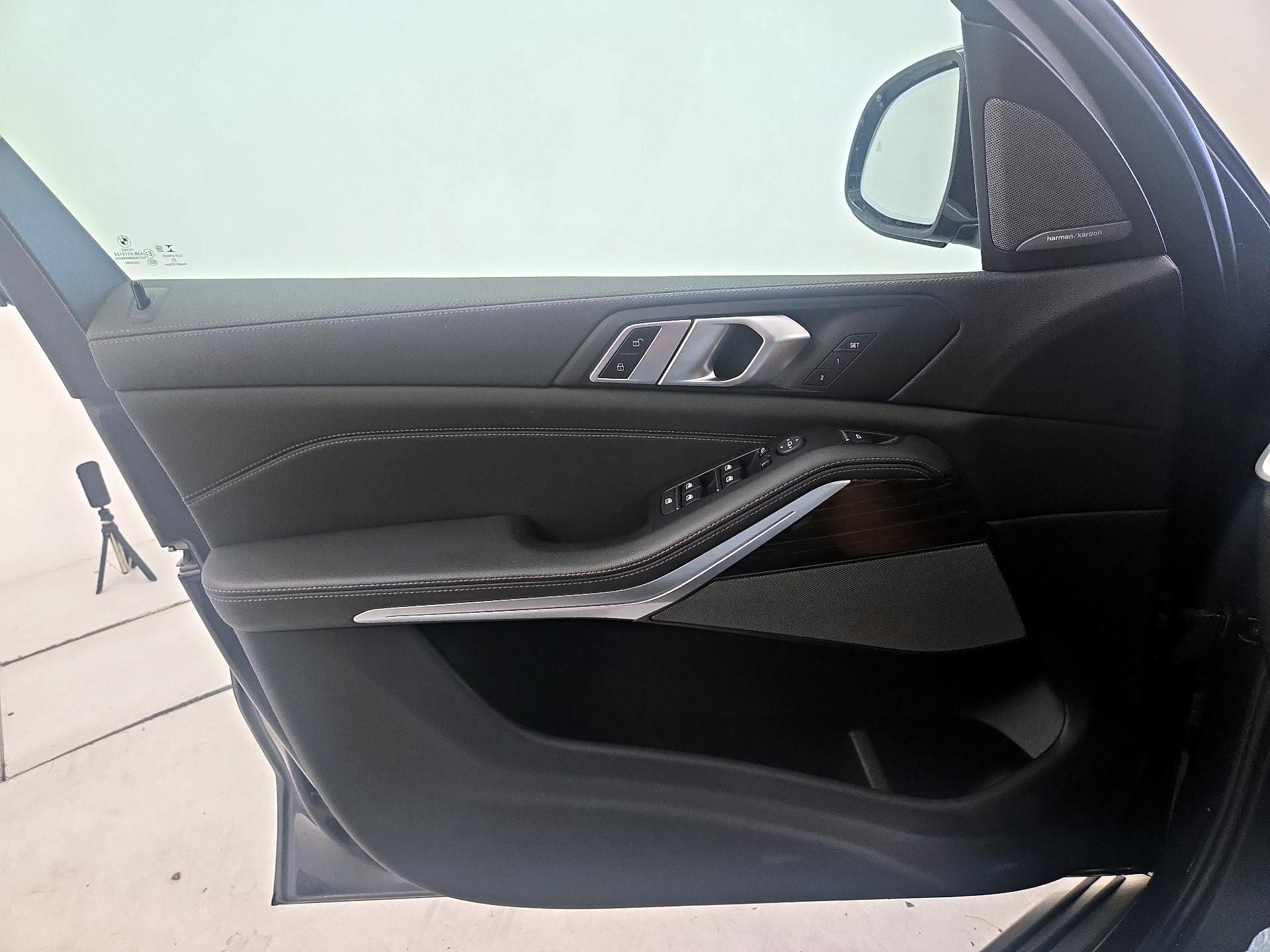 Thumbnail: 2021 BMW X5 - 12