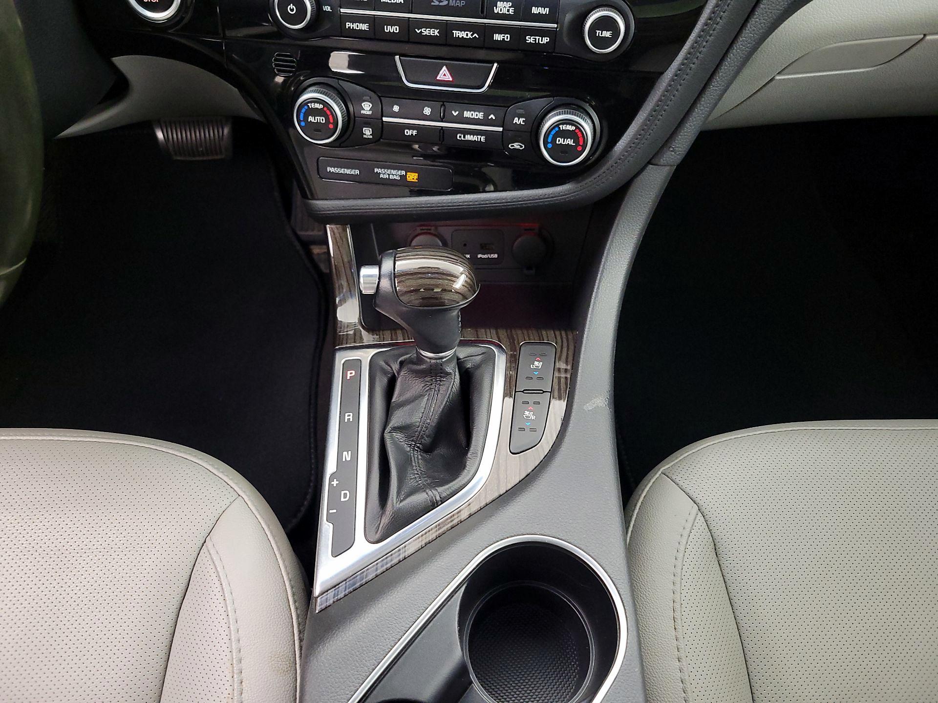 Thumbnail: 2015 Kia Optima - 17