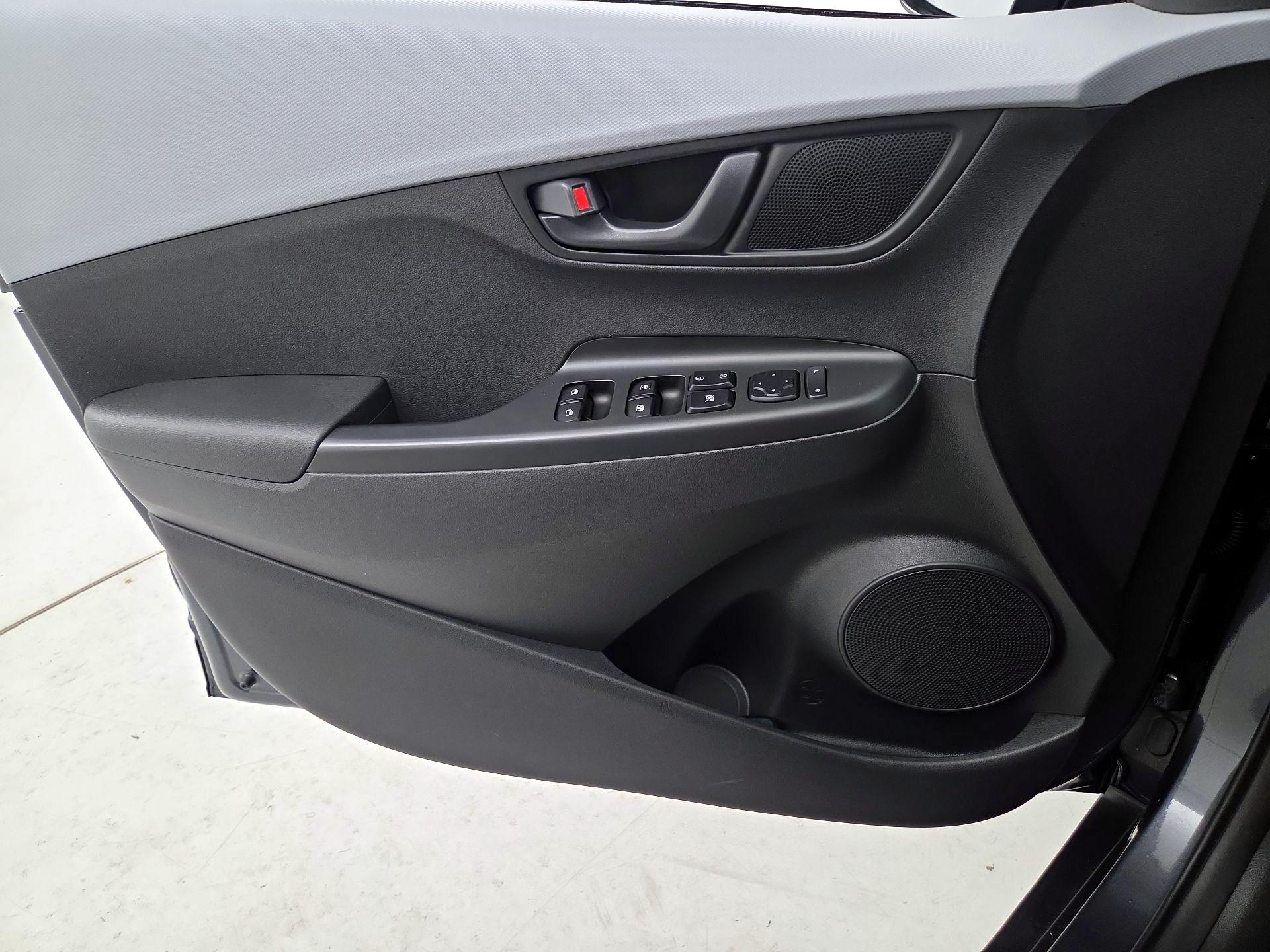 Thumbnail: 2021 Hyundai Kona - 12