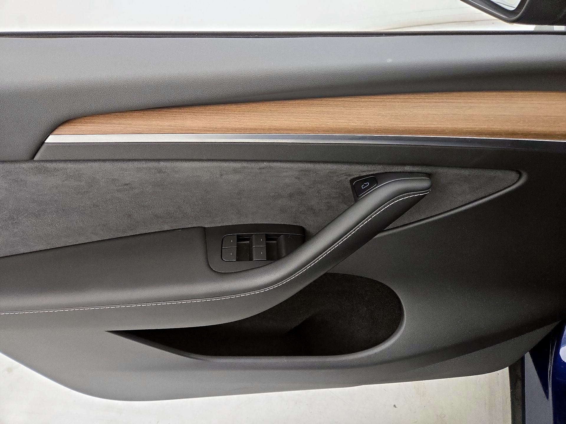 Thumbnail: 2022 Tesla Model Y - 12