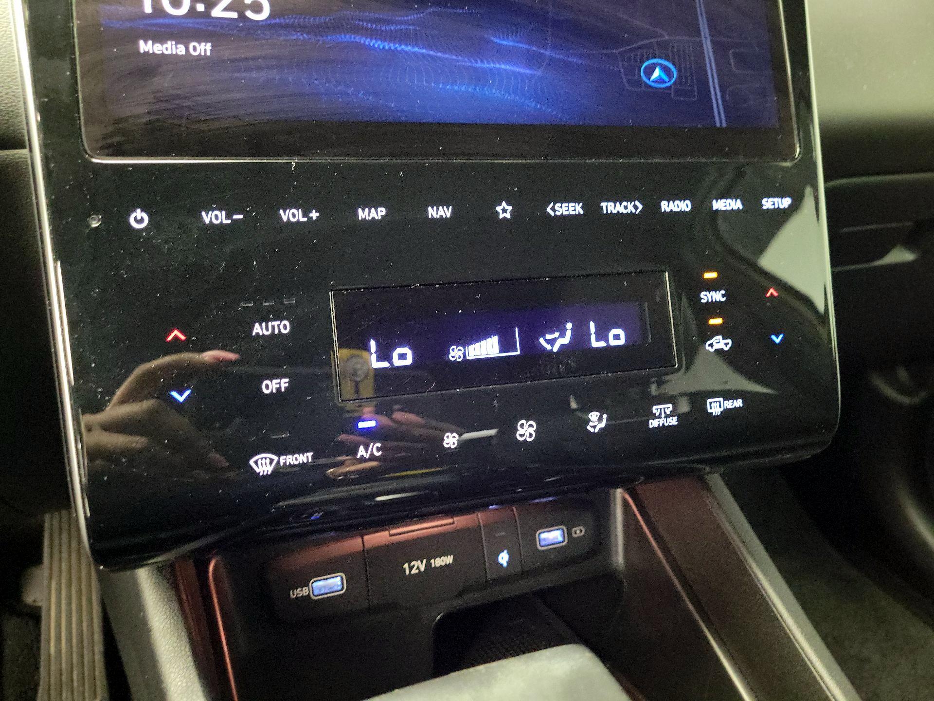 Thumbnail: 2023 Hyundai Santa Cruz - 17