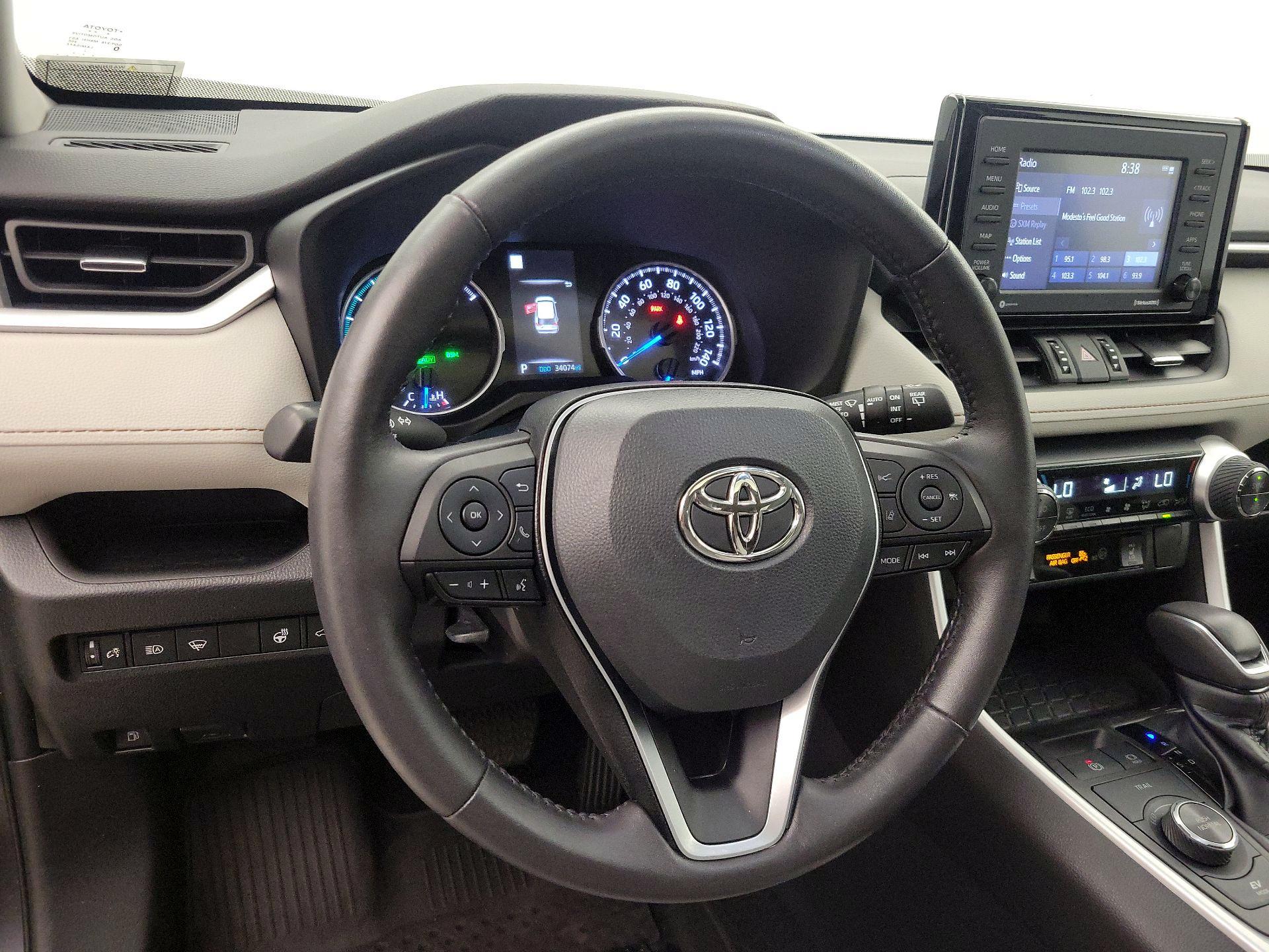 Thumbnail: 2022 Toyota RAV4 - 10