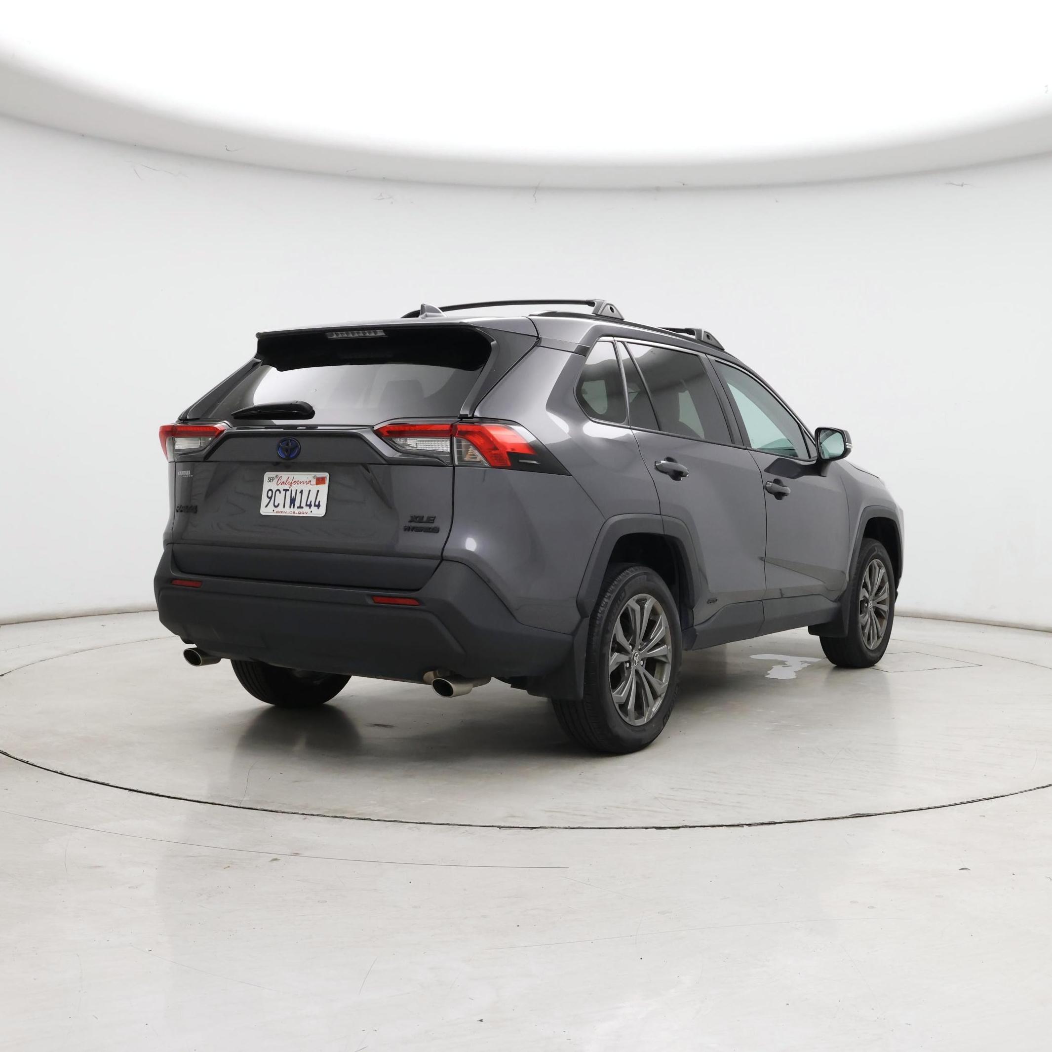 Thumbnail: 2022 Toyota RAV4 - 8