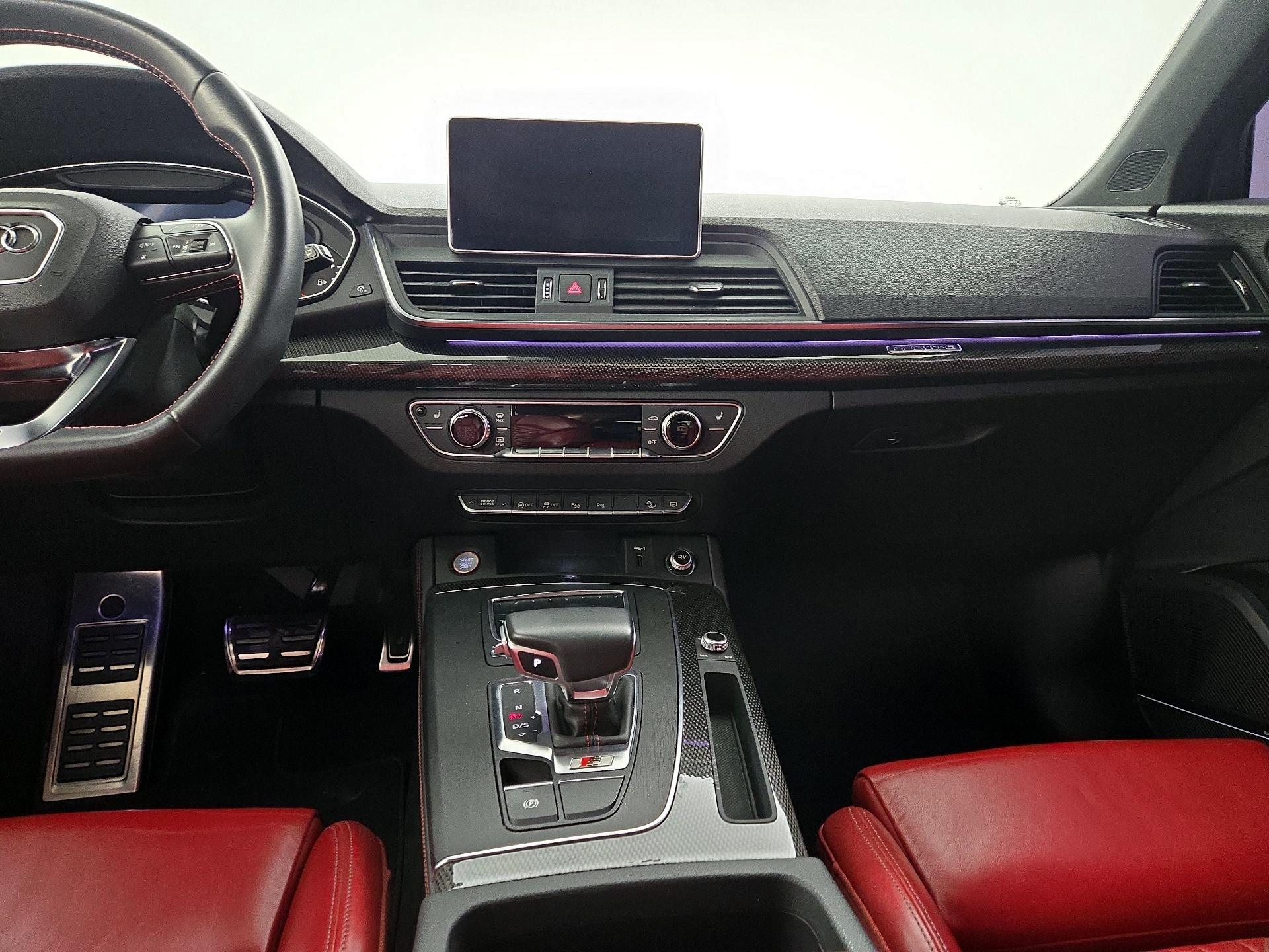 Thumbnail: 2020 Audi SQ5 - 9