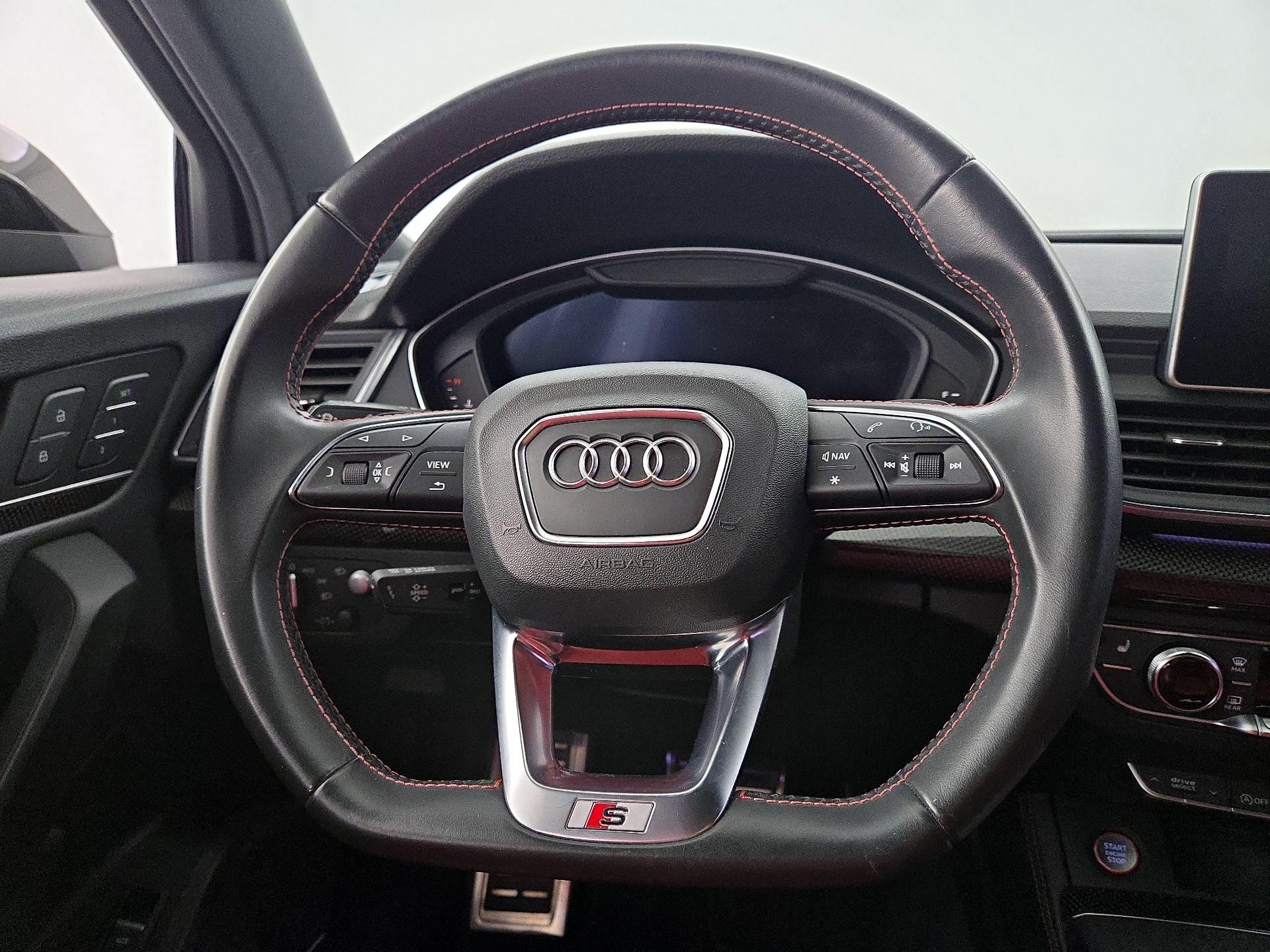 Thumbnail: 2020 Audi SQ5 - 10