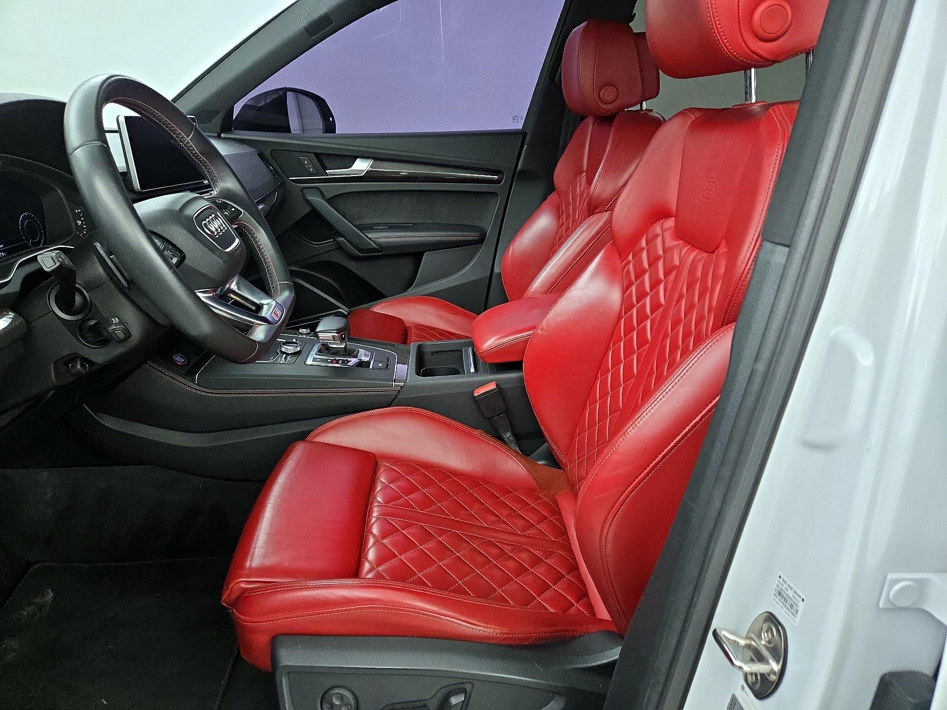 Thumbnail: 2020 Audi SQ5 - 11