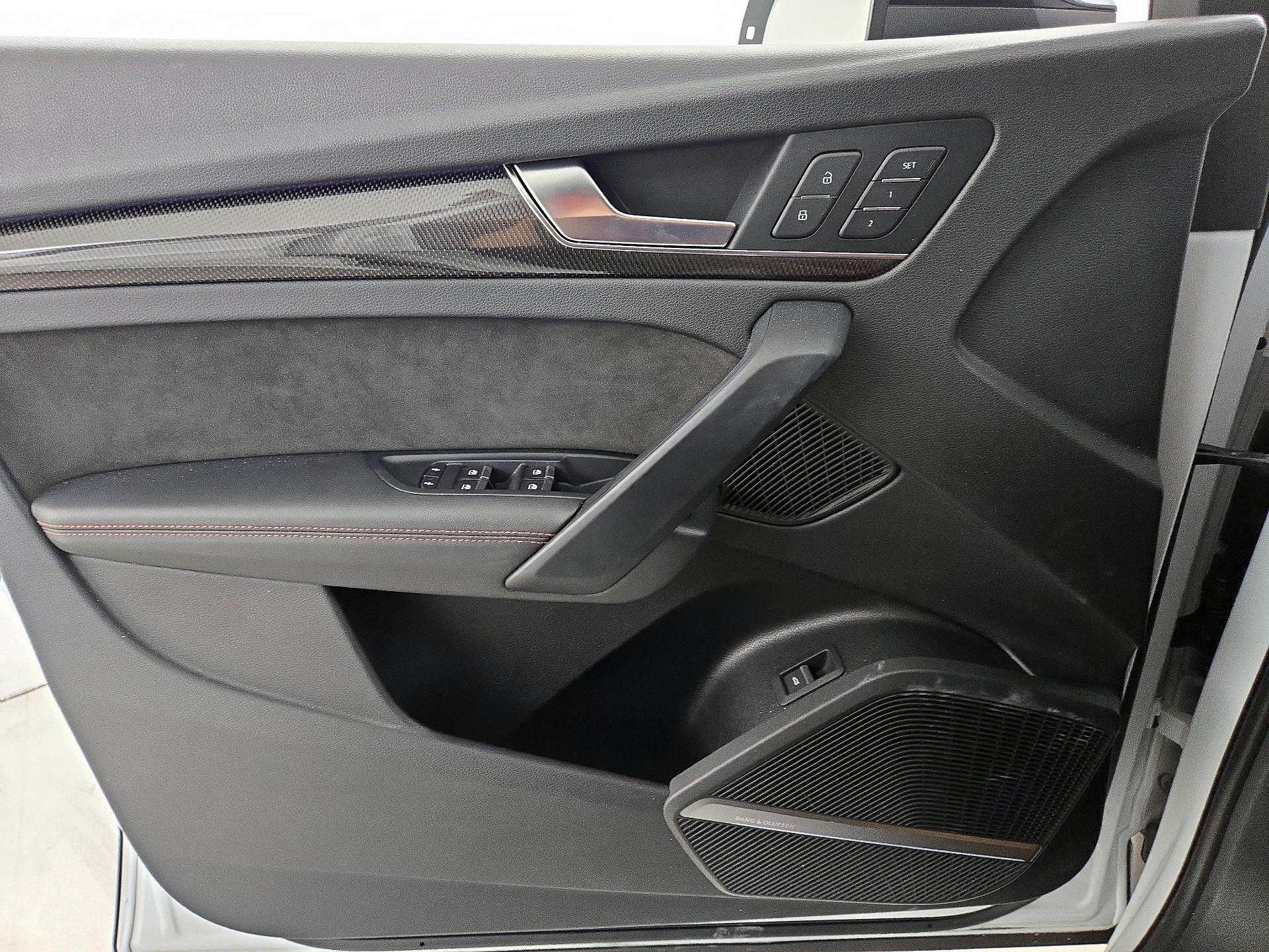 Thumbnail: 2020 Audi SQ5 - 12