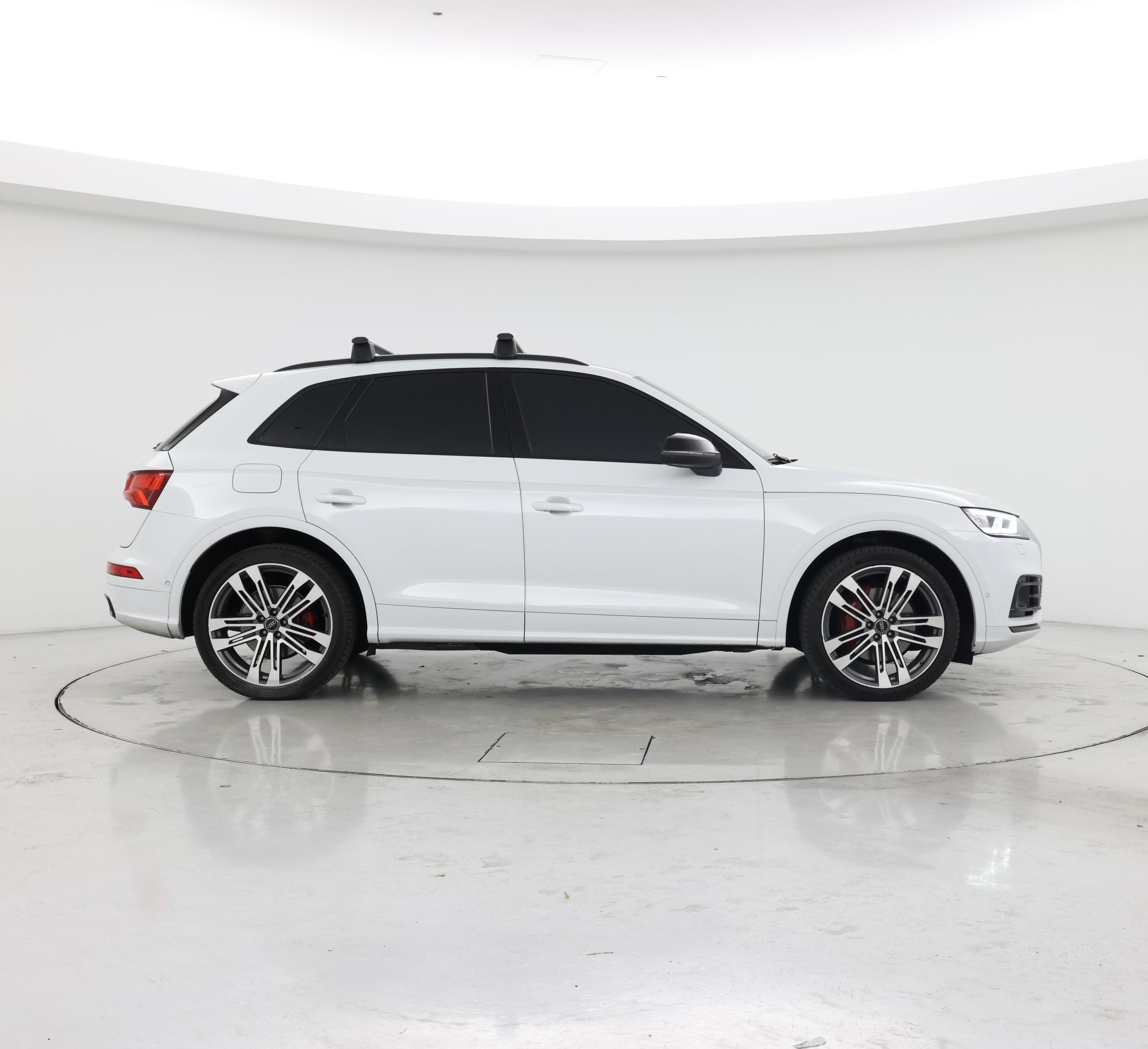 Thumbnail: 2020 Audi SQ5 - 7