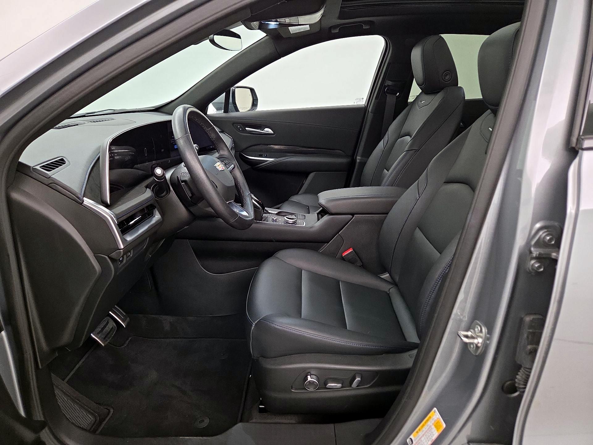 Thumbnail: 2024 Cadillac XT4 - 11