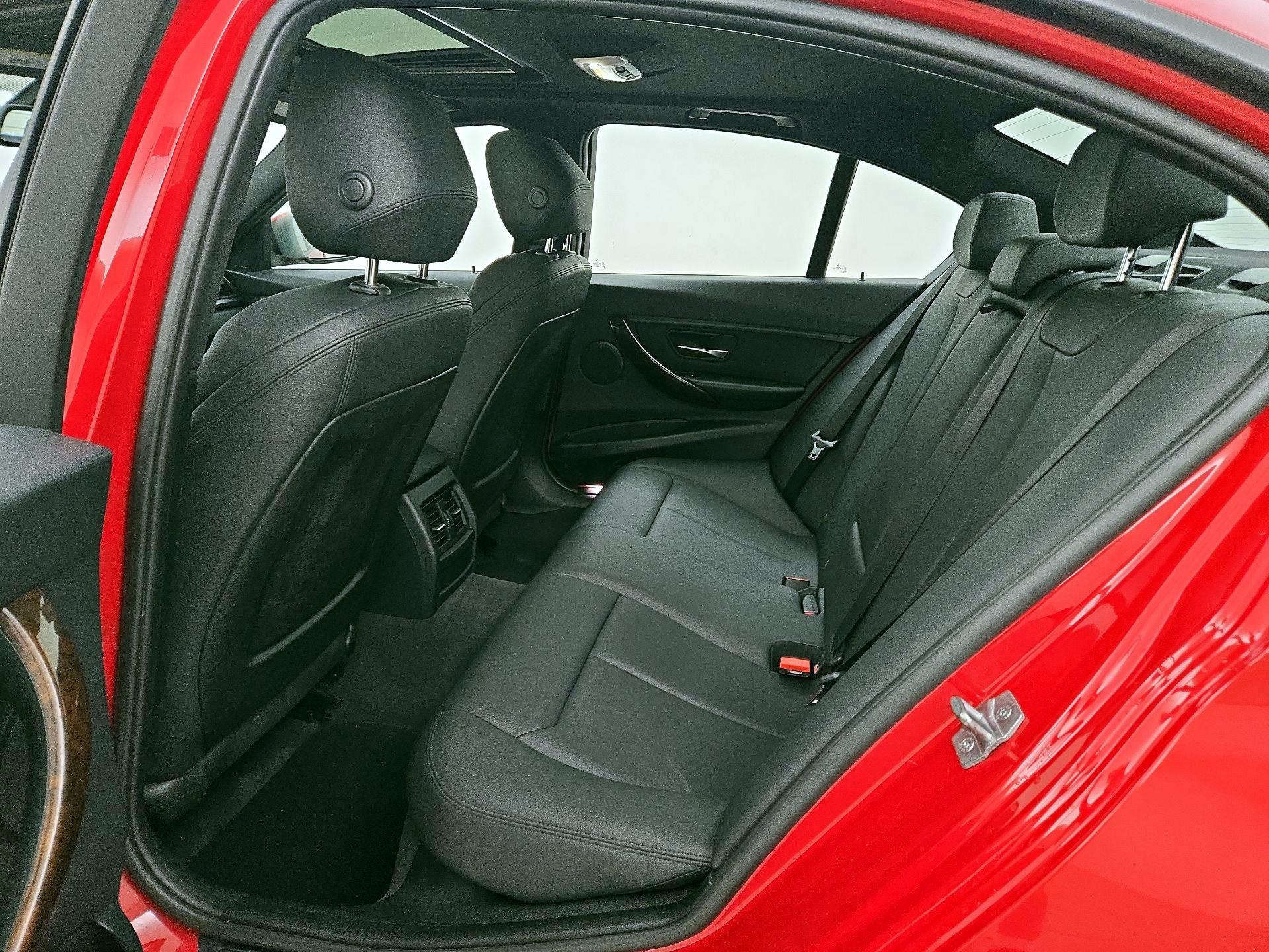 Thumbnail: 2014 BMW 3 Series - 19