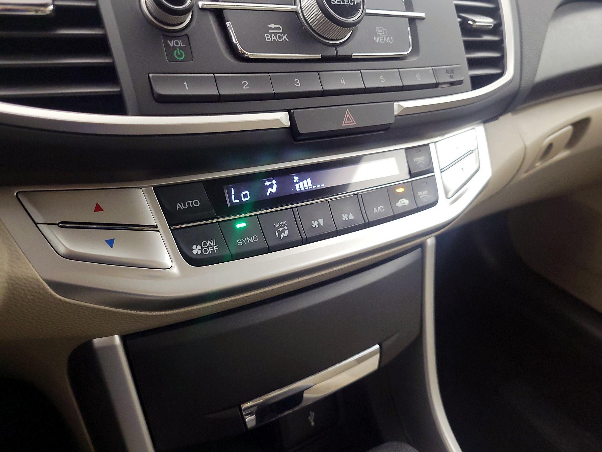 Thumbnail: 2015 Honda Accord - 16