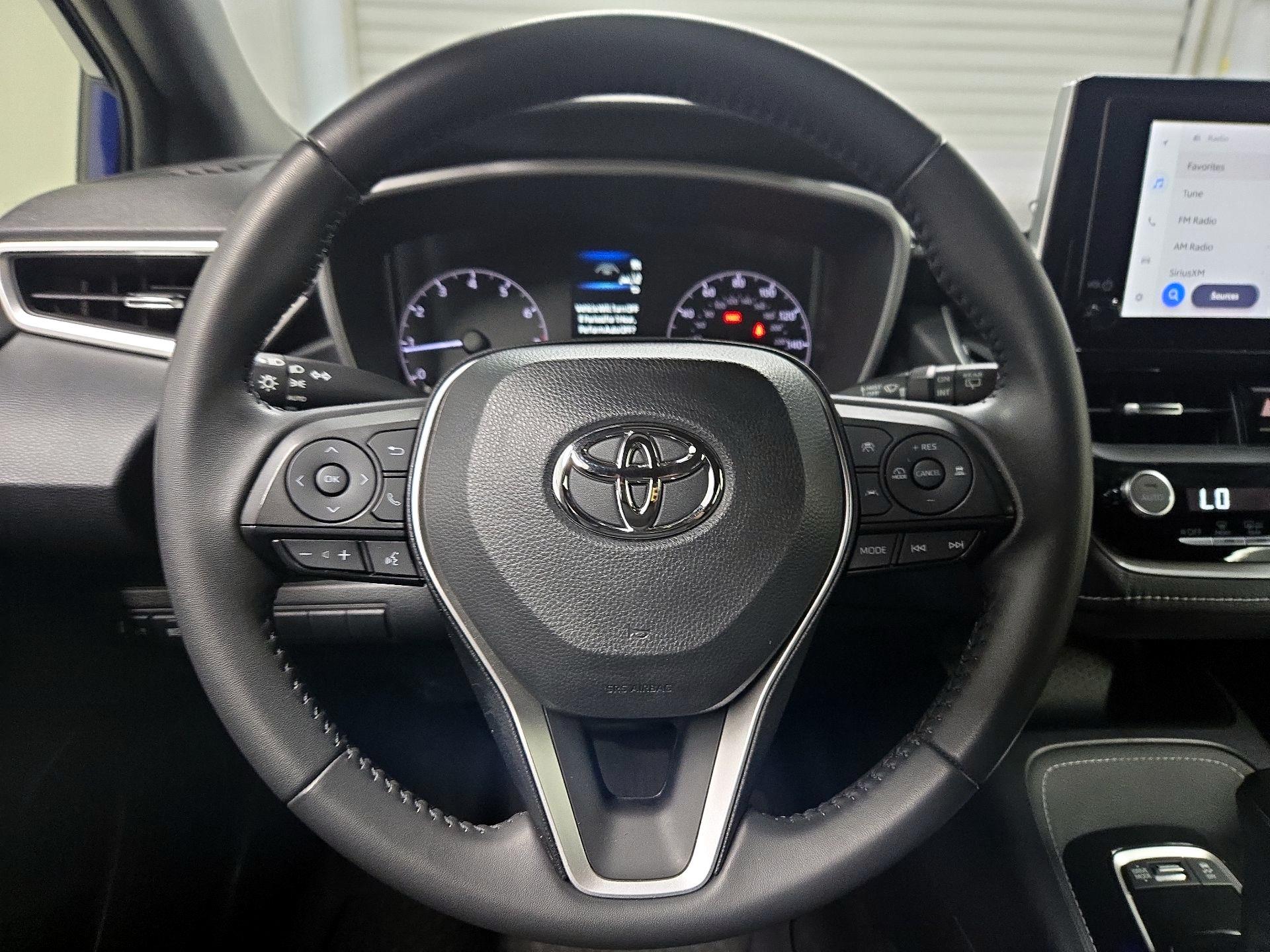 Thumbnail: 2023 Toyota Corolla - 10