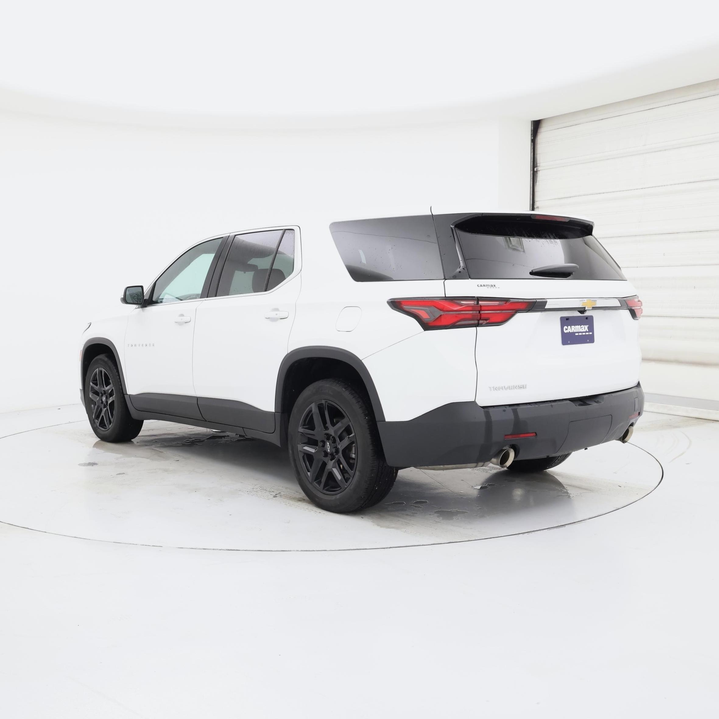 Thumbnail: 2023 Chevrolet Traverse - 2