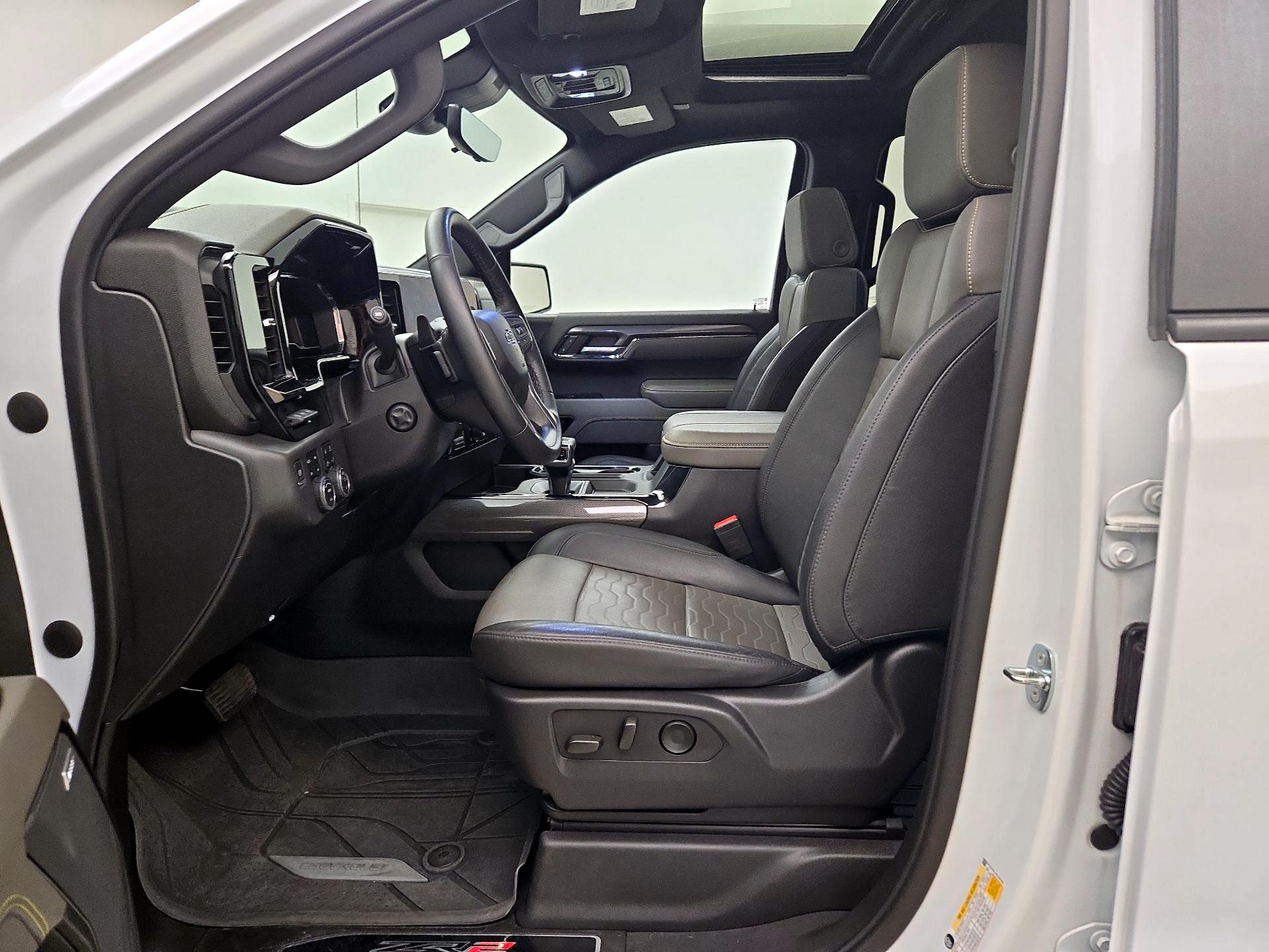 Thumbnail: 2023 Chevrolet Silverado 1500 - 11