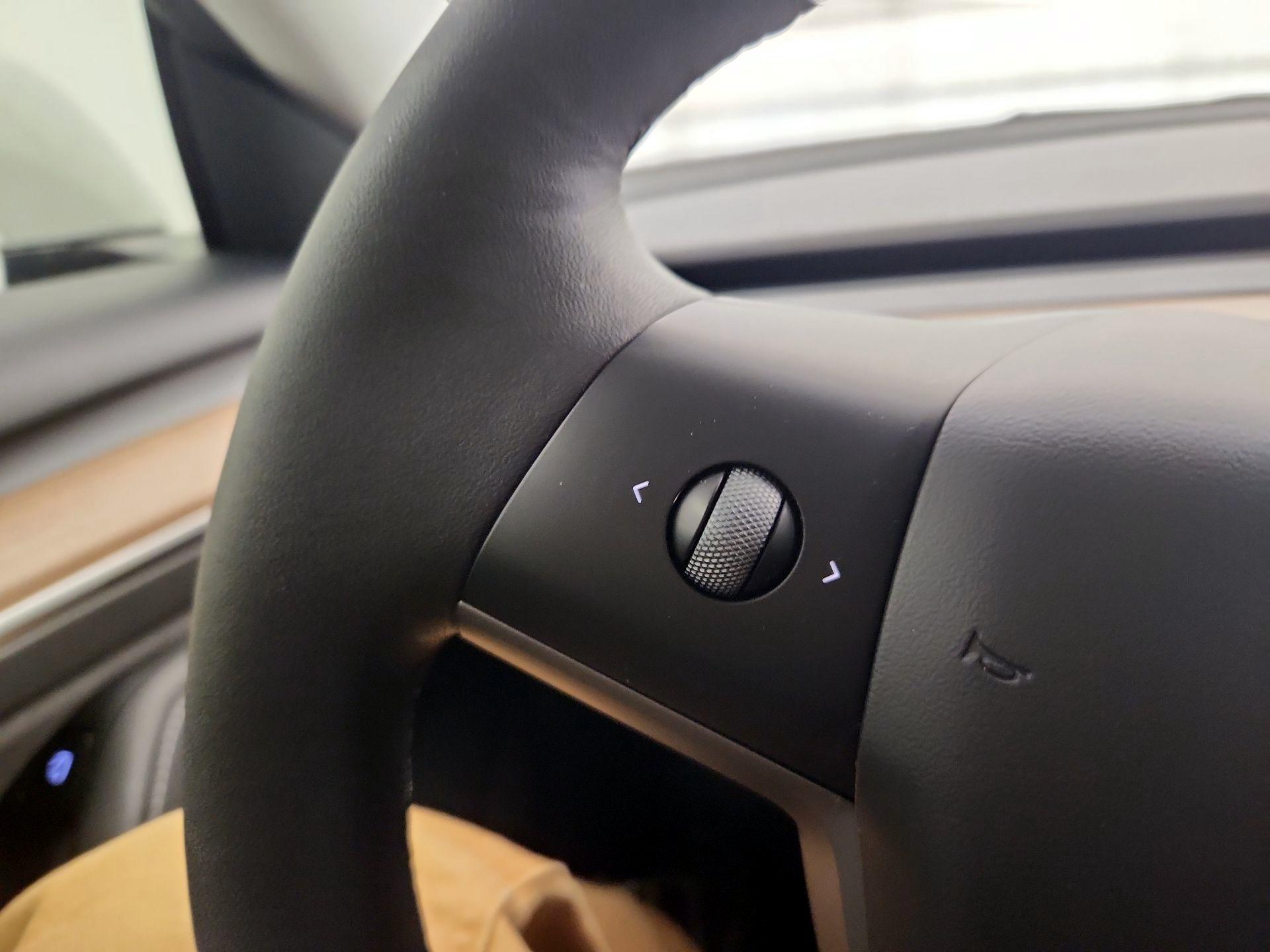 Thumbnail: 2023 Tesla Model 3 - 13