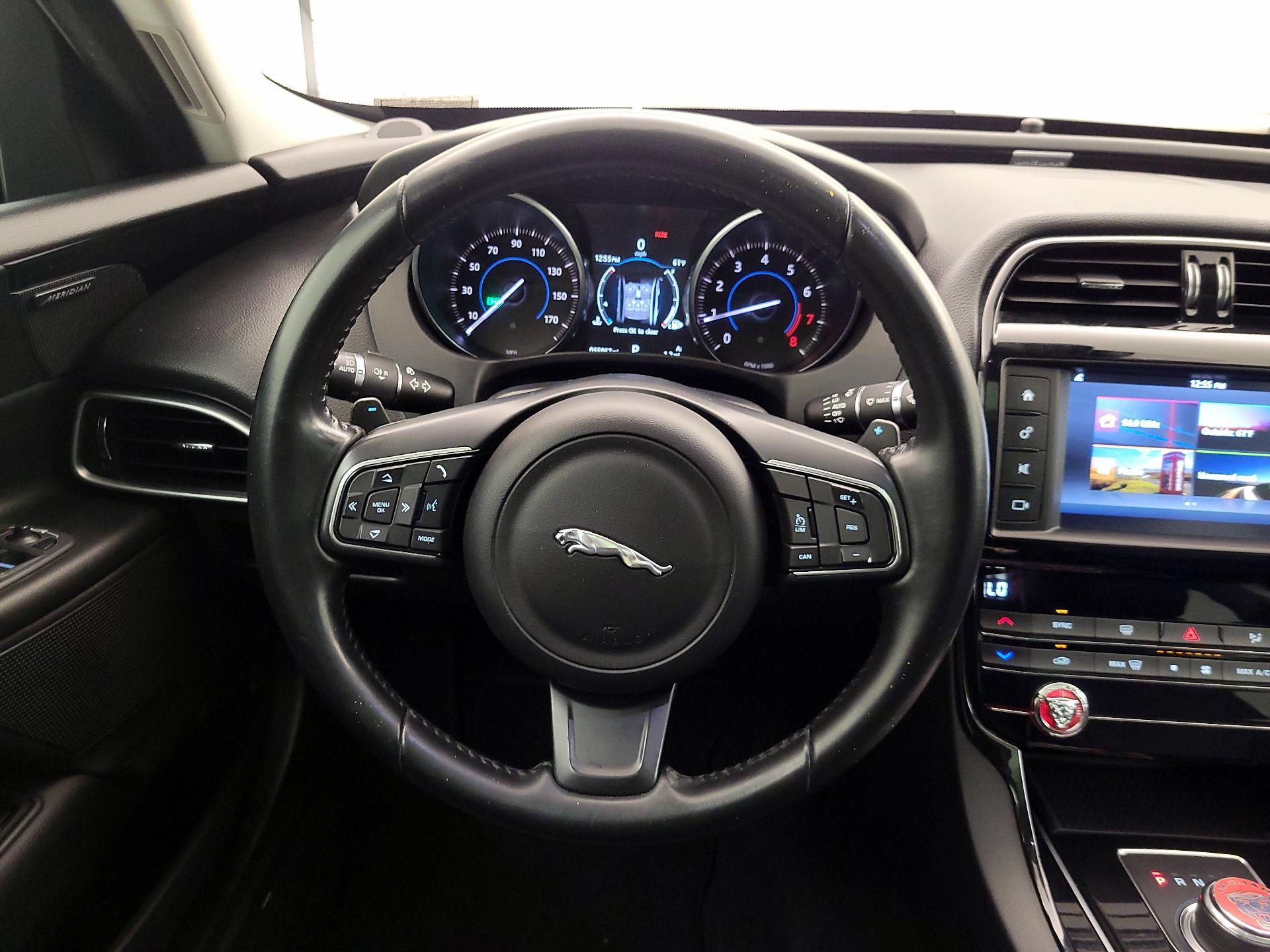 Thumbnail: 2017 Jaguar XE - 10