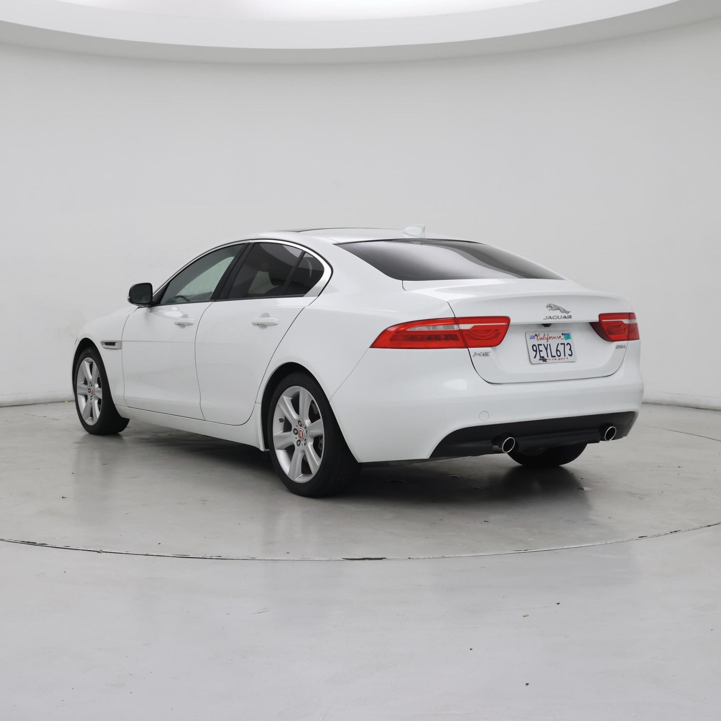 Thumbnail: 2017 Jaguar XE - 2