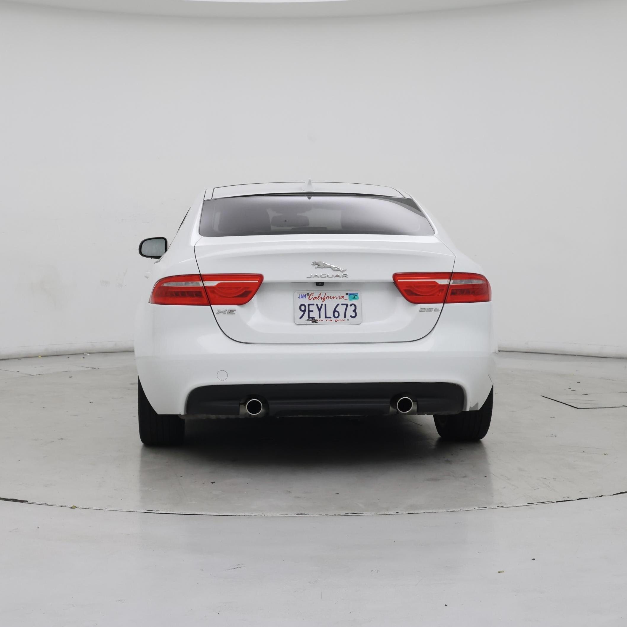 Thumbnail: 2017 Jaguar XE - 6