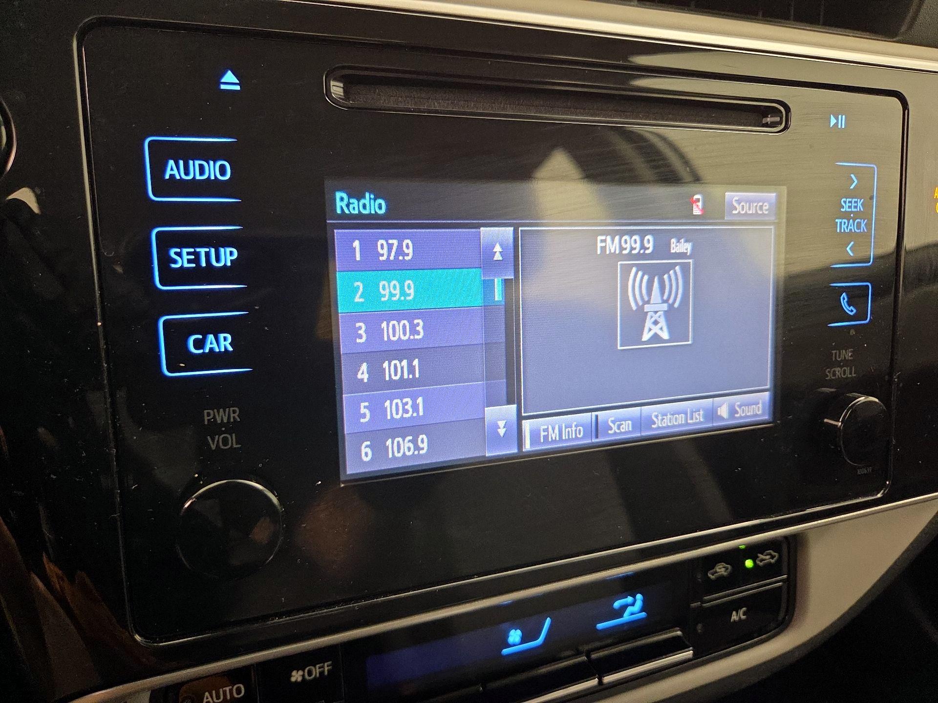 Thumbnail: 2019 Toyota Corolla - 15