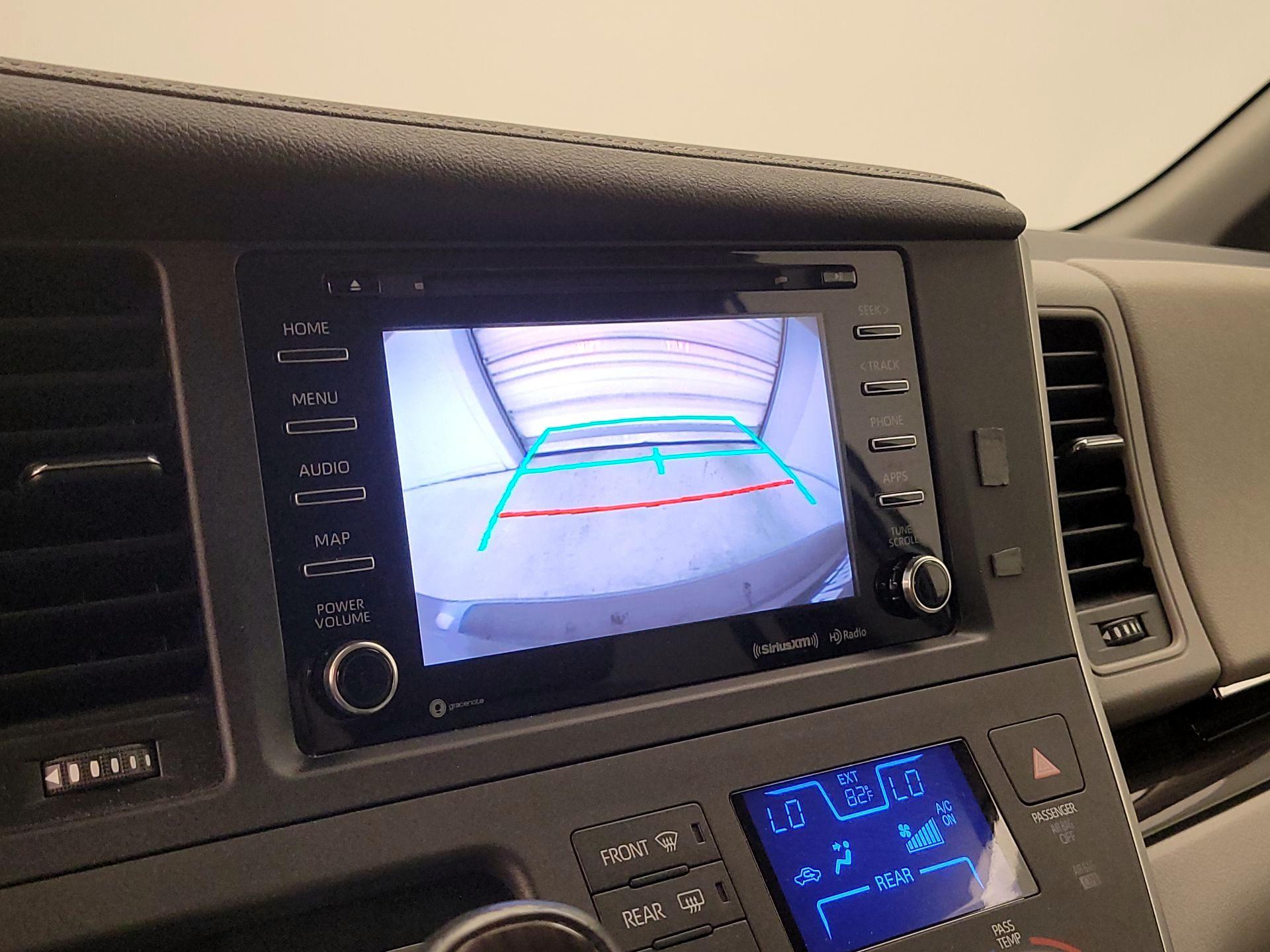 Thumbnail: 2020 Toyota Sienna - 14