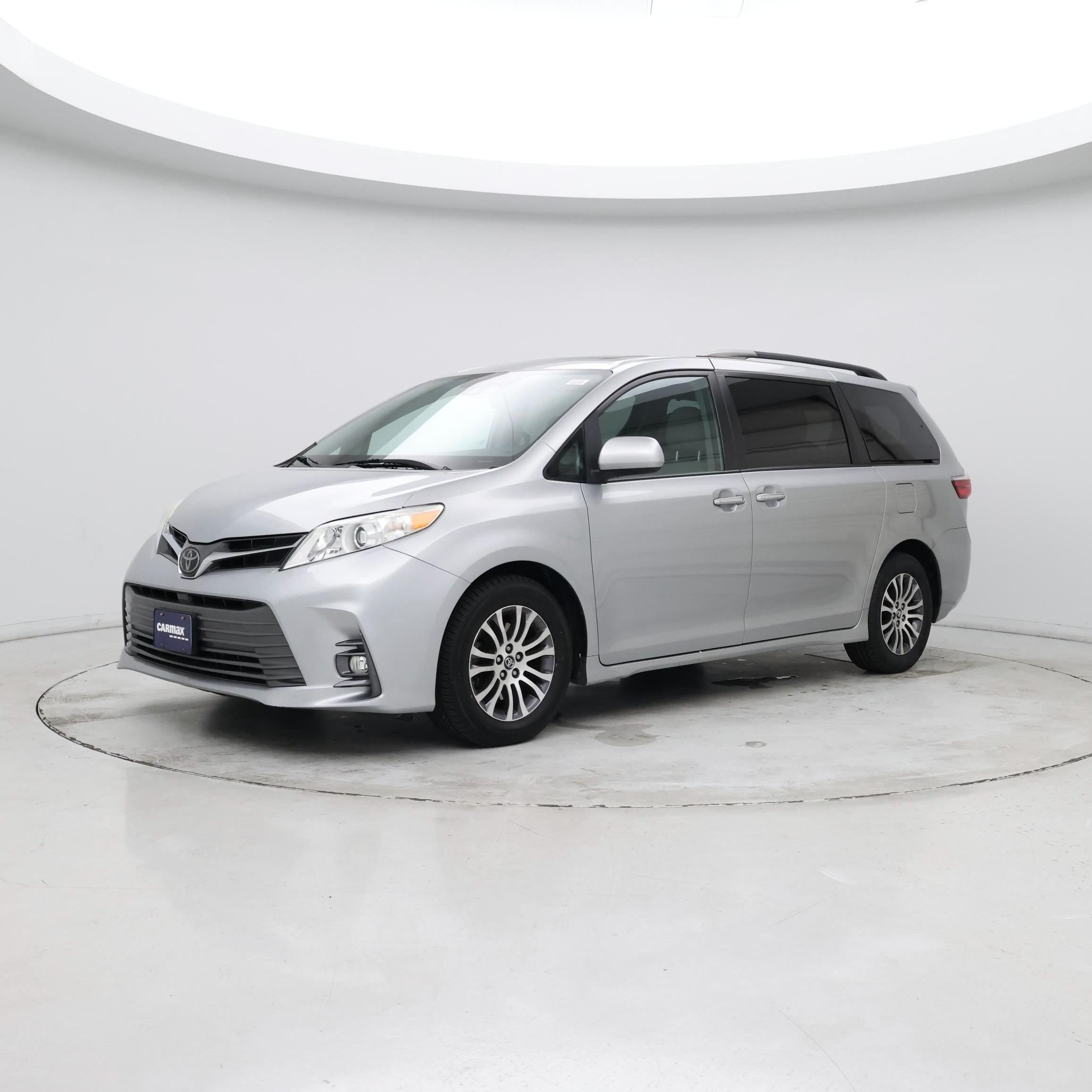 Thumbnail: 2020 Toyota Sienna - 3