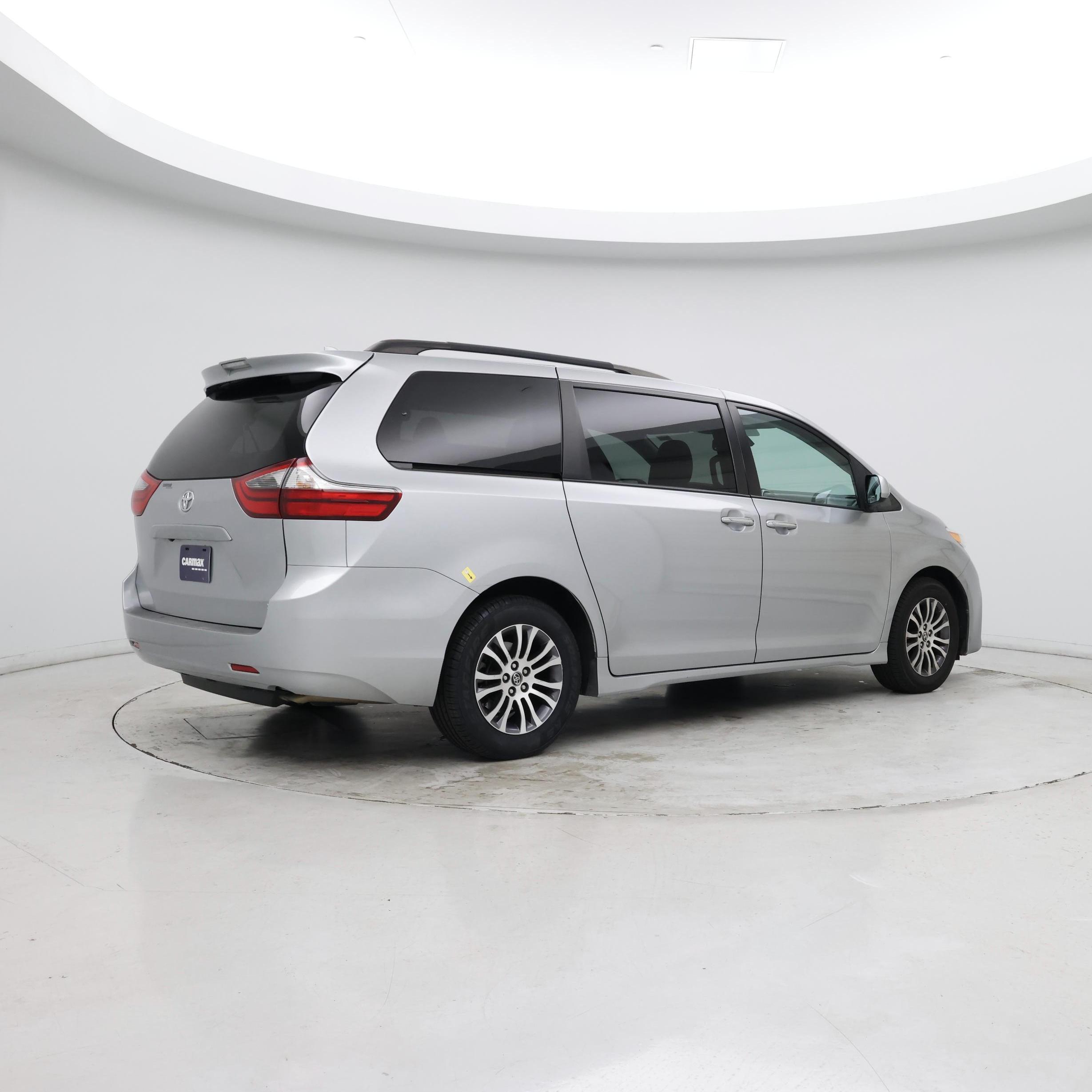 Thumbnail: 2020 Toyota Sienna - 6