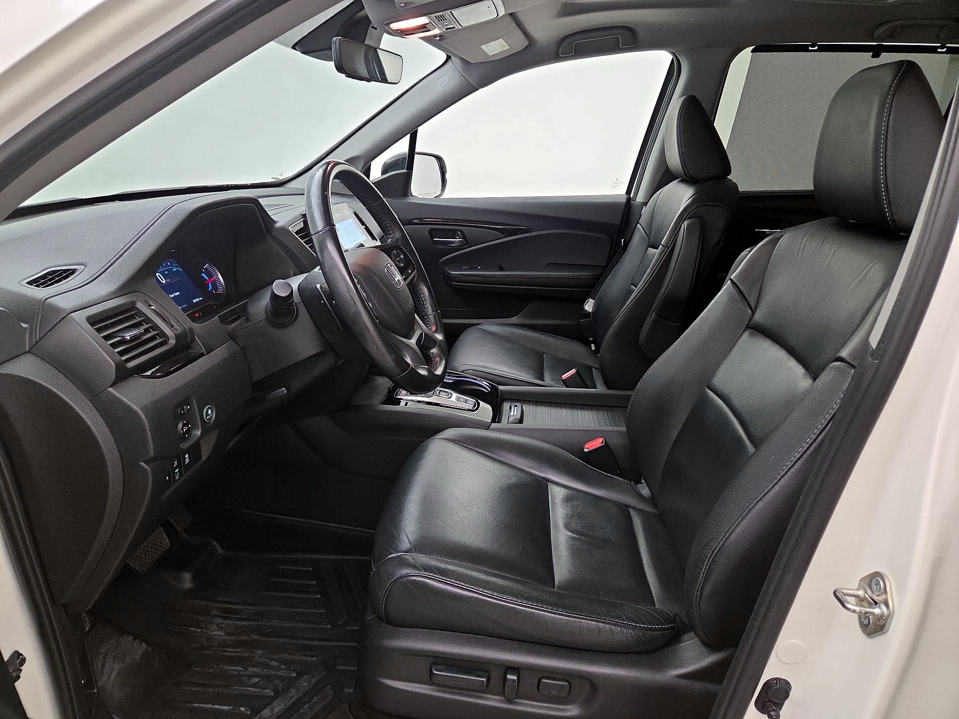 Thumbnail: 2019 Honda Pilot - 11