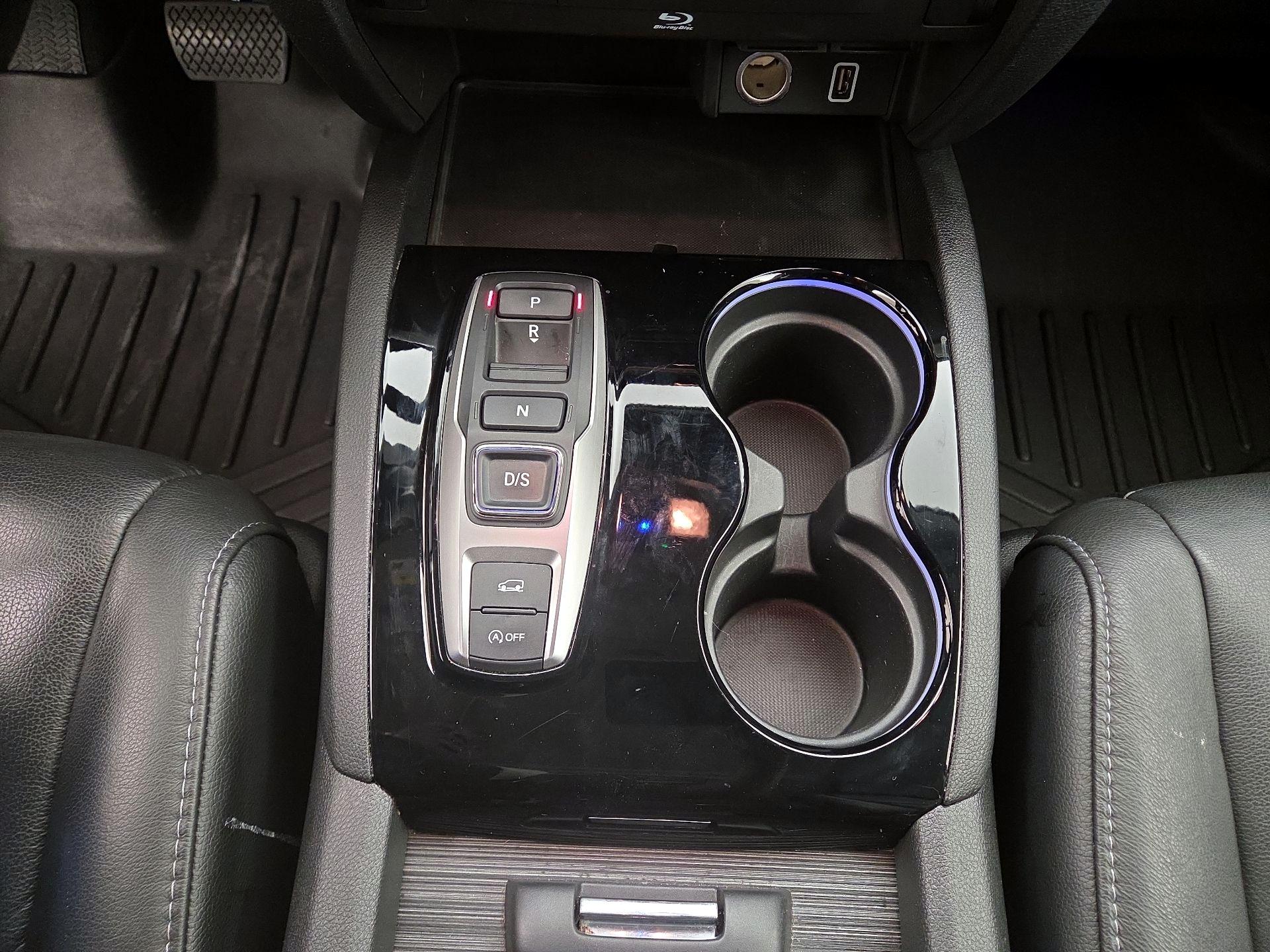 Thumbnail: 2019 Honda Pilot - 18