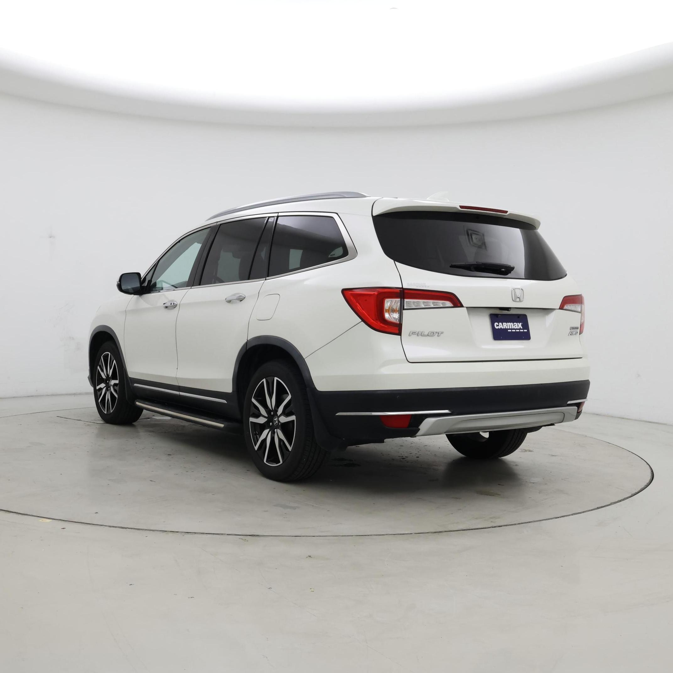 Thumbnail: 2019 Honda Pilot - 2