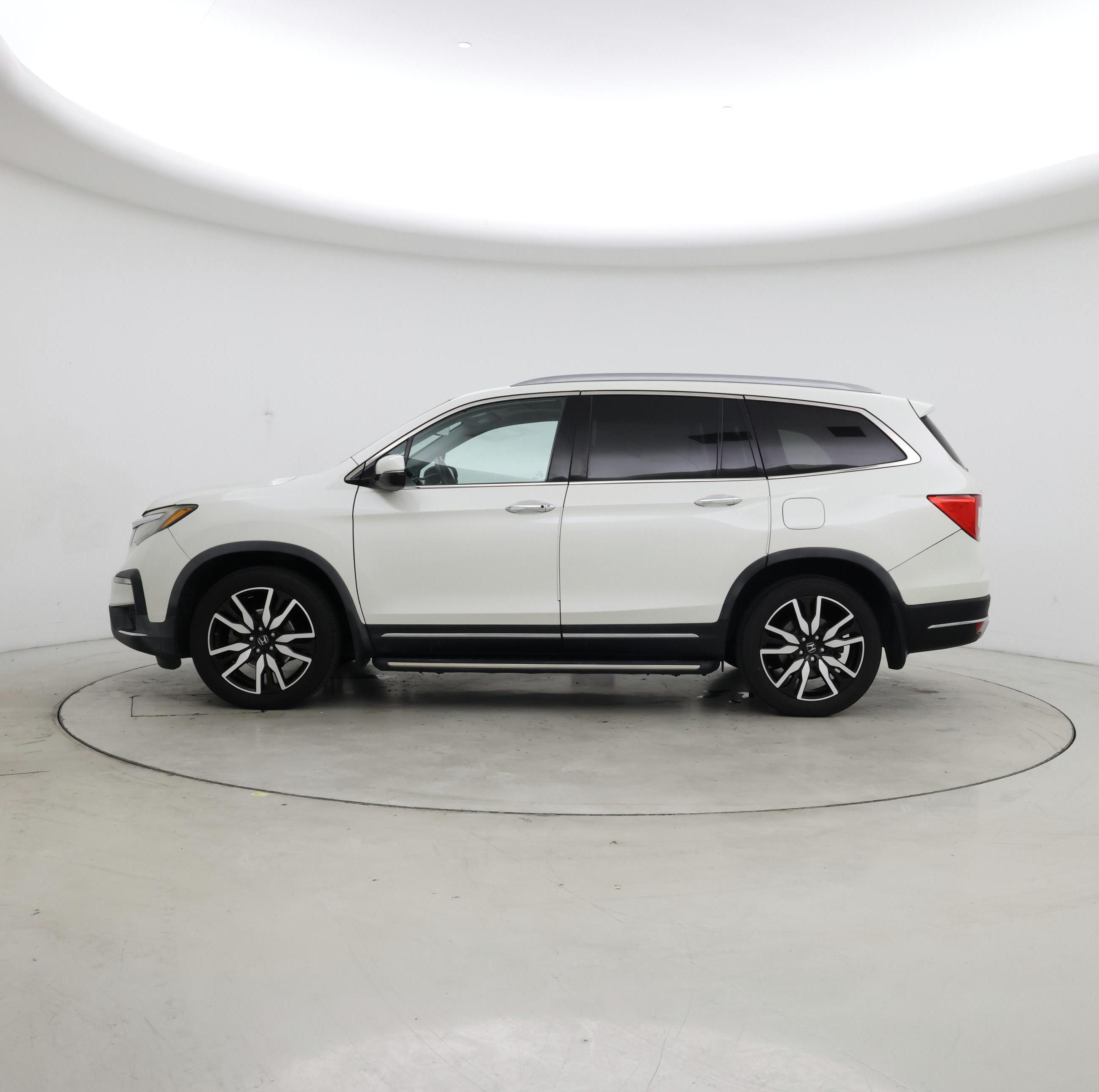 Thumbnail: 2019 Honda Pilot - 3
