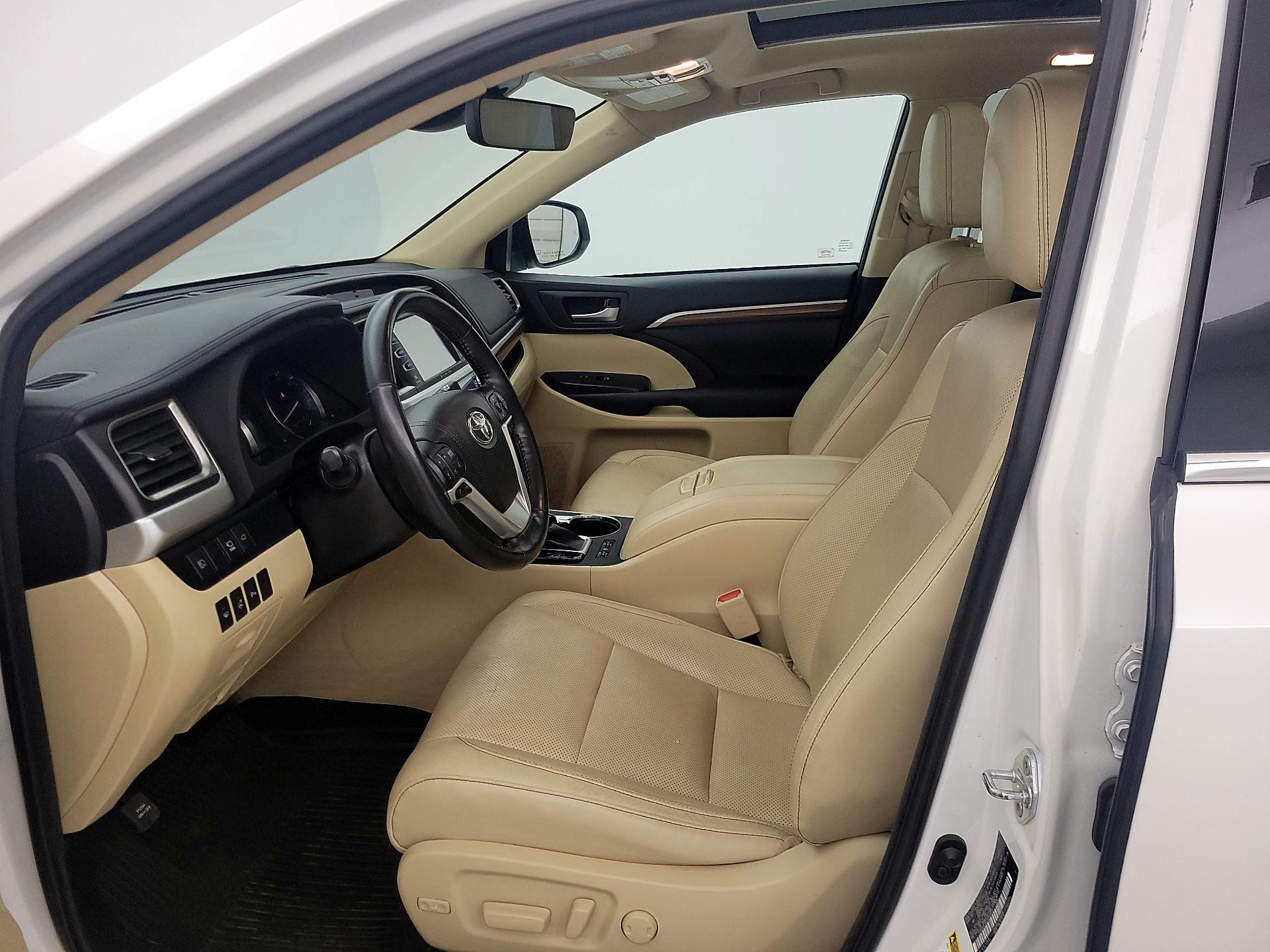 Thumbnail: 2018 Toyota Highlander - 11