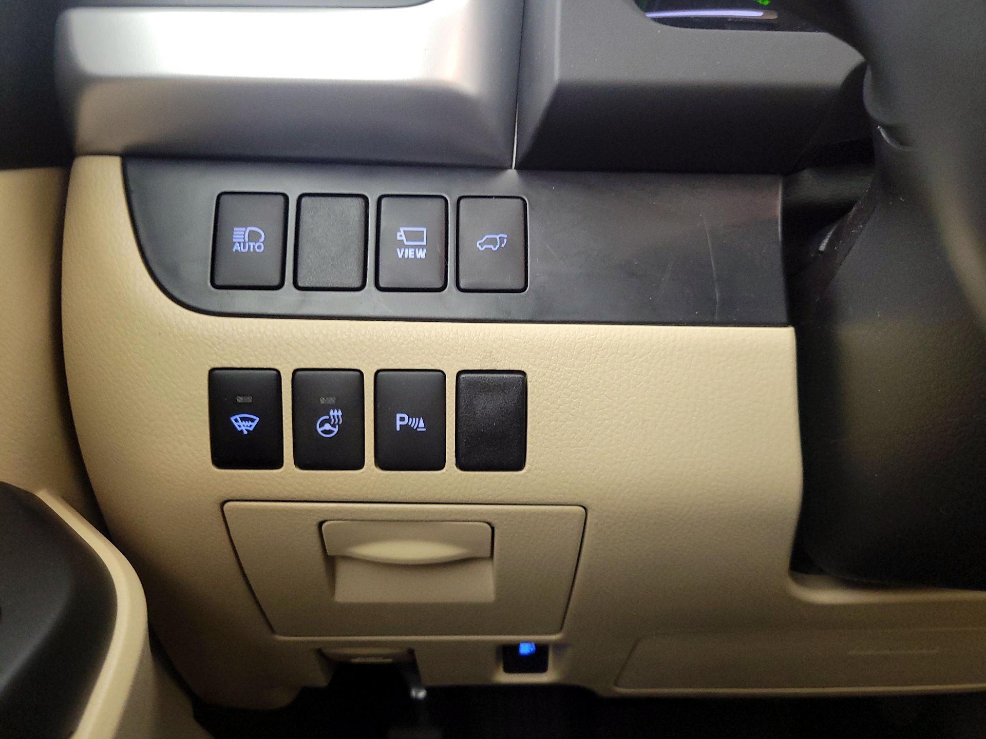Thumbnail: 2018 Toyota Highlander - 13