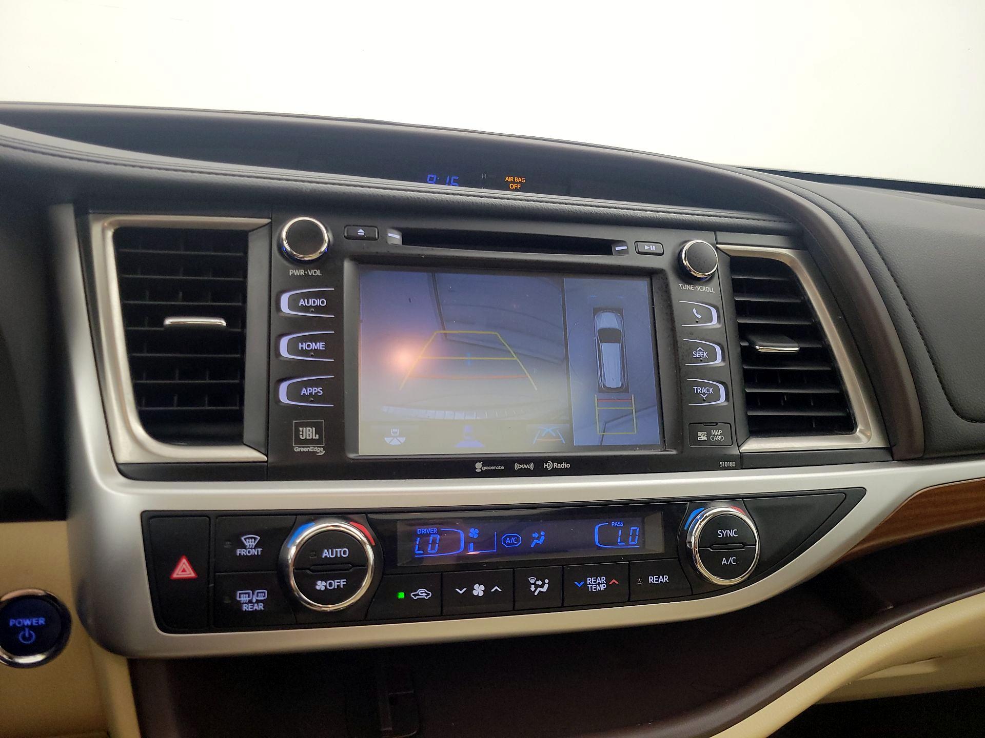 Thumbnail: 2018 Toyota Highlander - 14