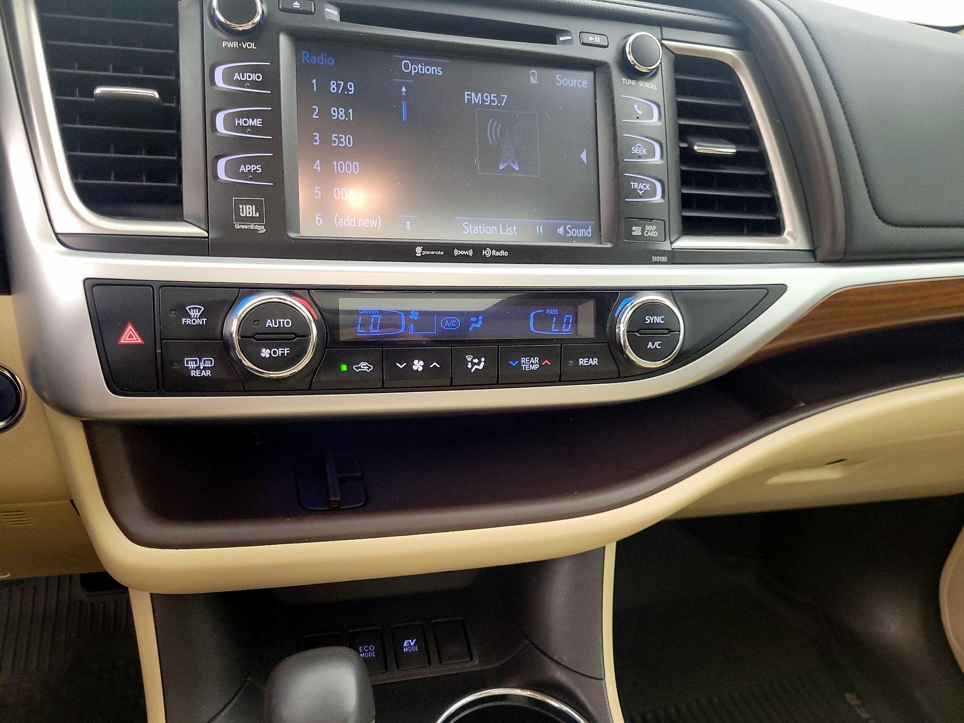 Thumbnail: 2018 Toyota Highlander - 16