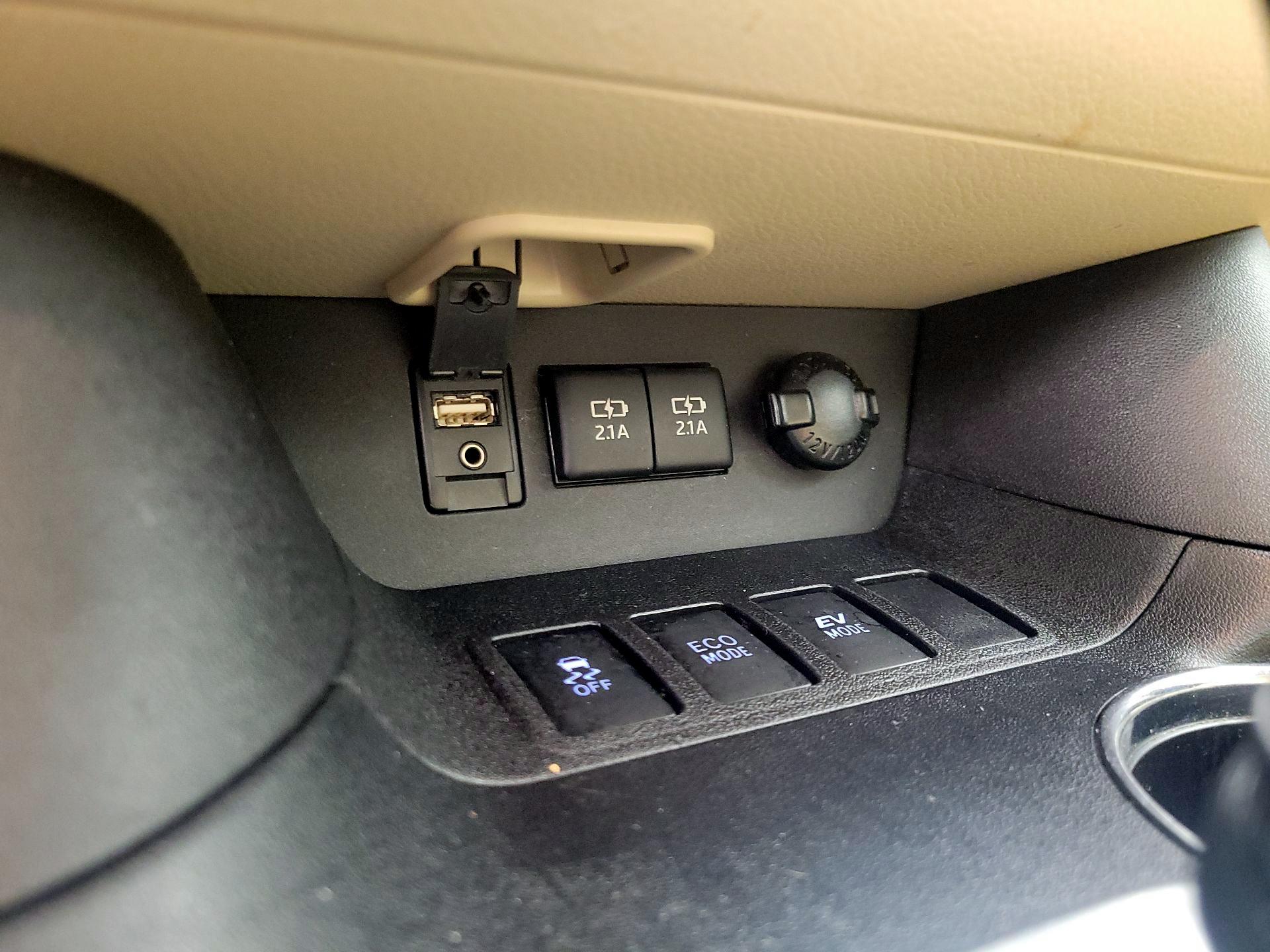 Thumbnail: 2018 Toyota Highlander - 18