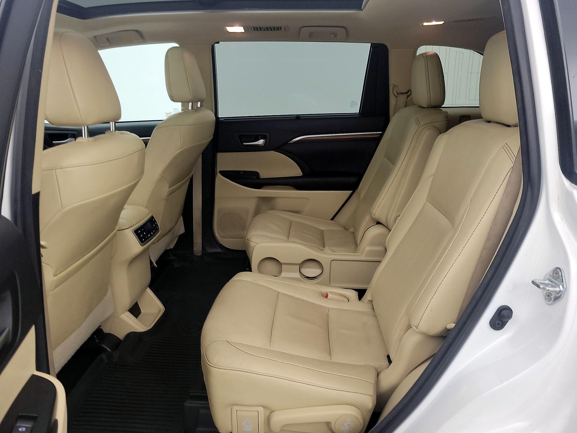 Thumbnail: 2018 Toyota Highlander - 20