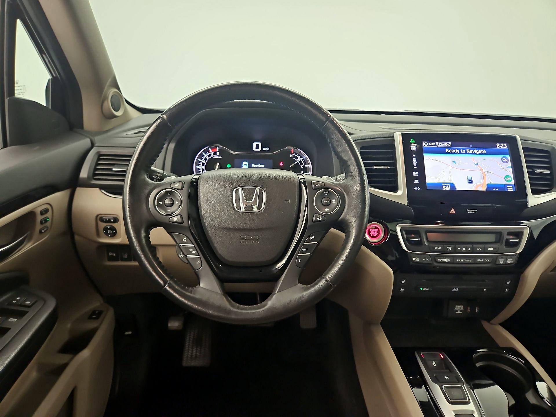 Thumbnail: 2016 Honda Pilot - 10