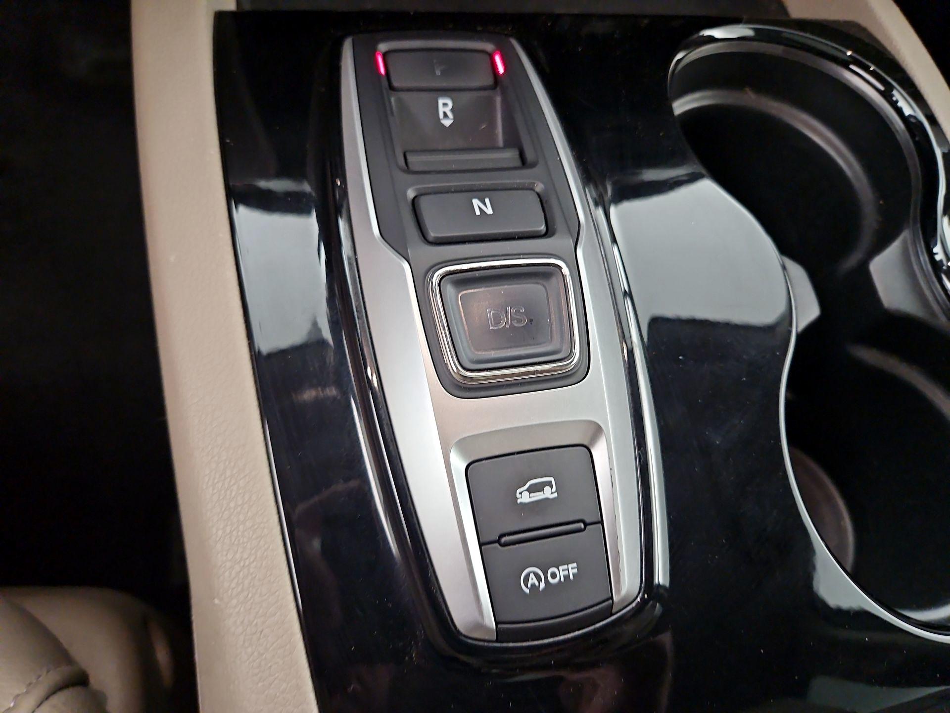 Thumbnail: 2016 Honda Pilot - 18
