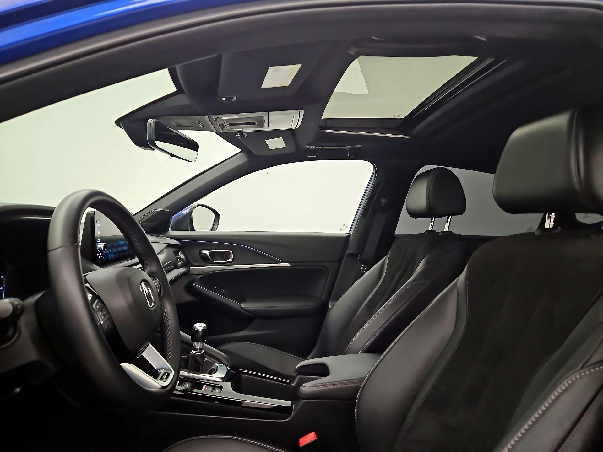 Thumbnail: 2025 Acura Integra - 18