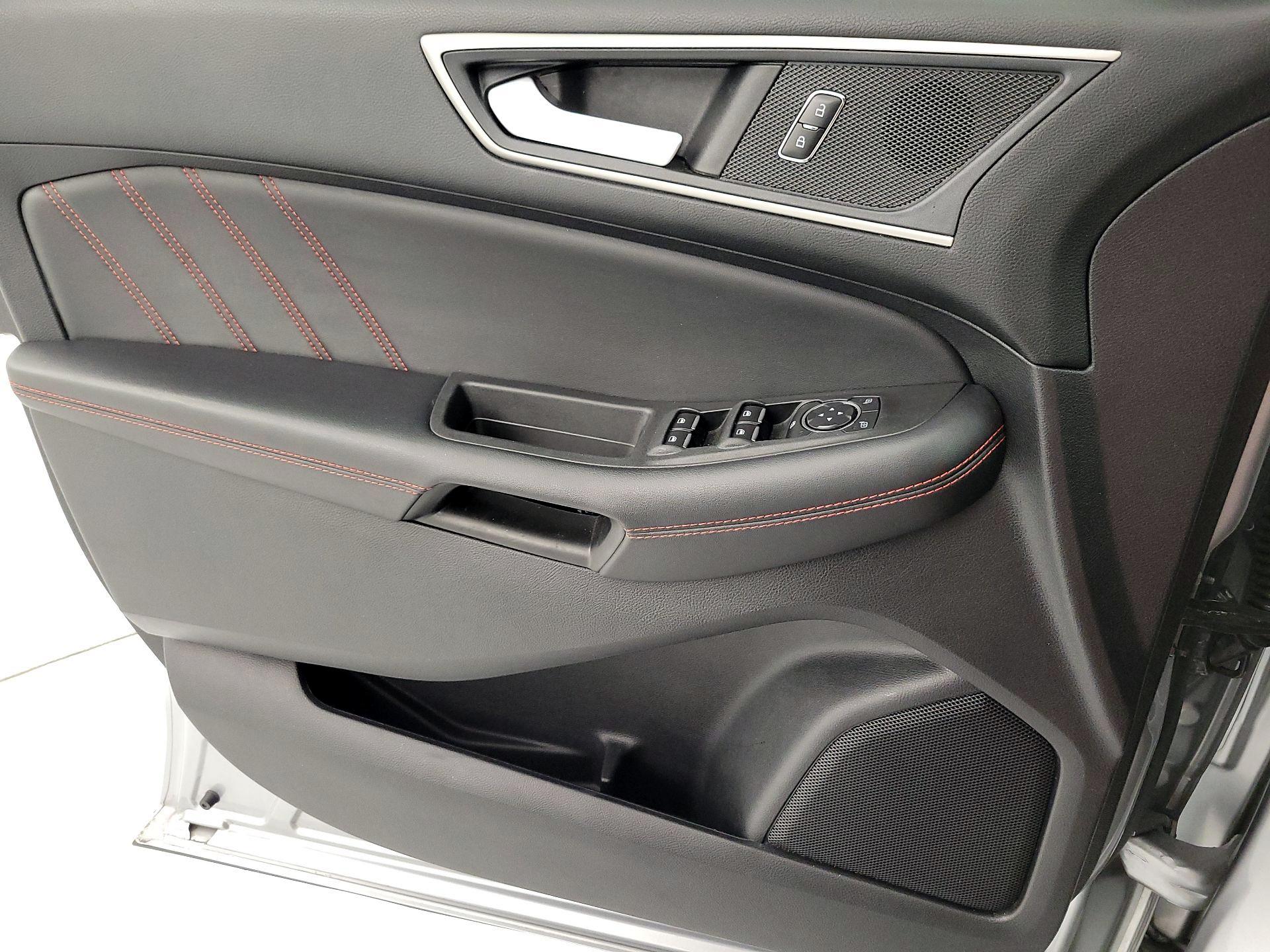 Thumbnail: 2021 Ford Edge - 12