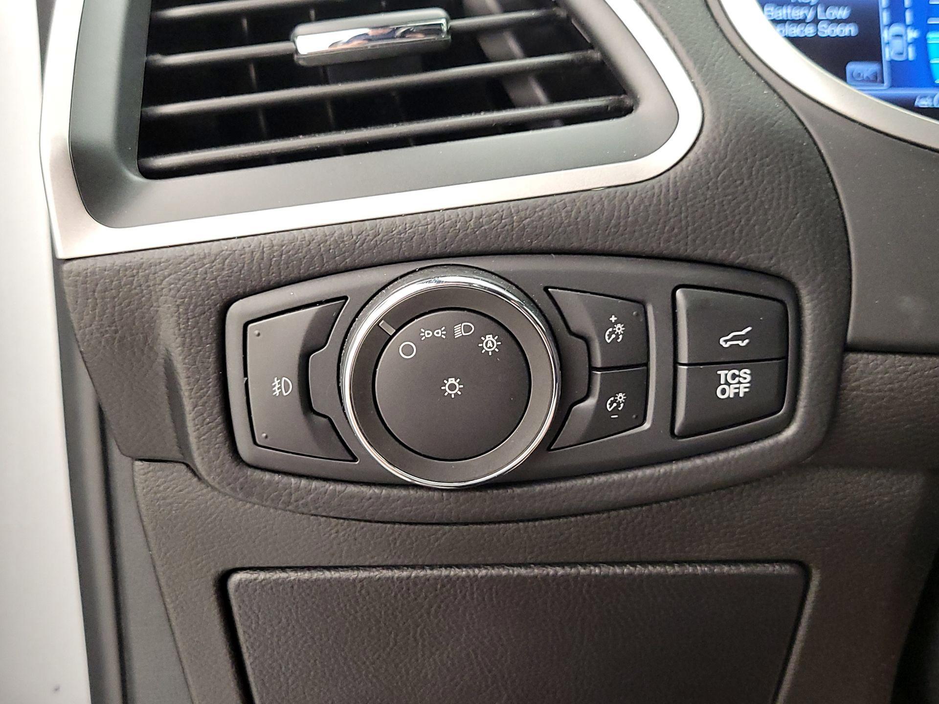 Thumbnail: 2021 Ford Edge - 13