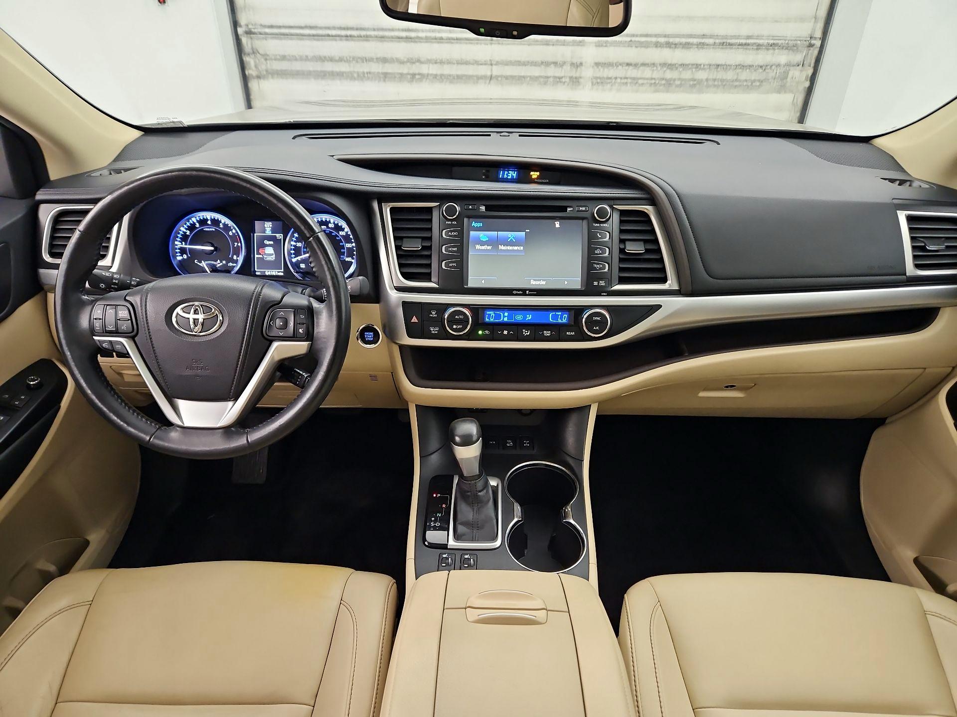 Thumbnail: 2015 Toyota Highlander - 9