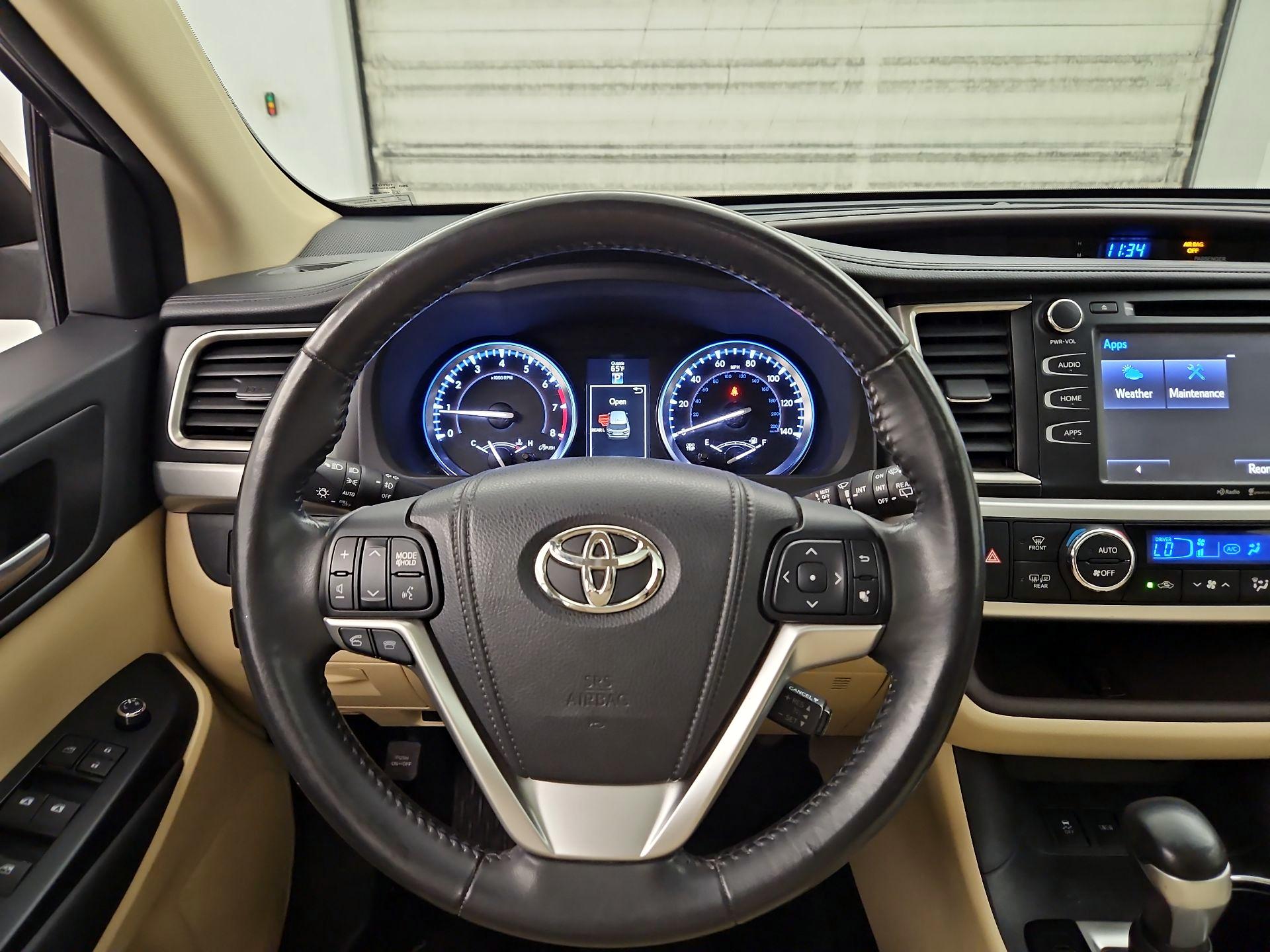 Thumbnail: 2015 Toyota Highlander - 10