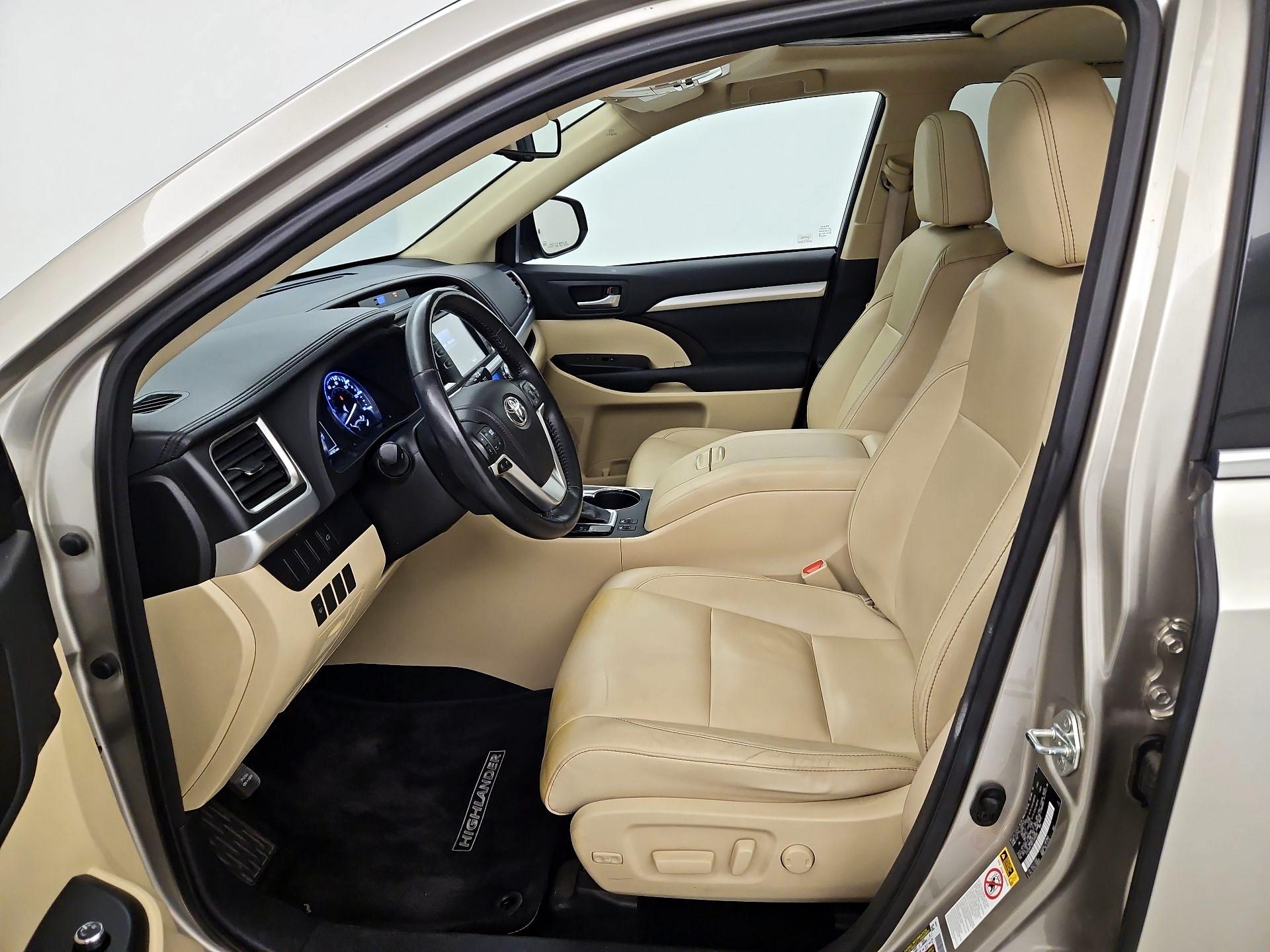 Thumbnail: 2015 Toyota Highlander - 11