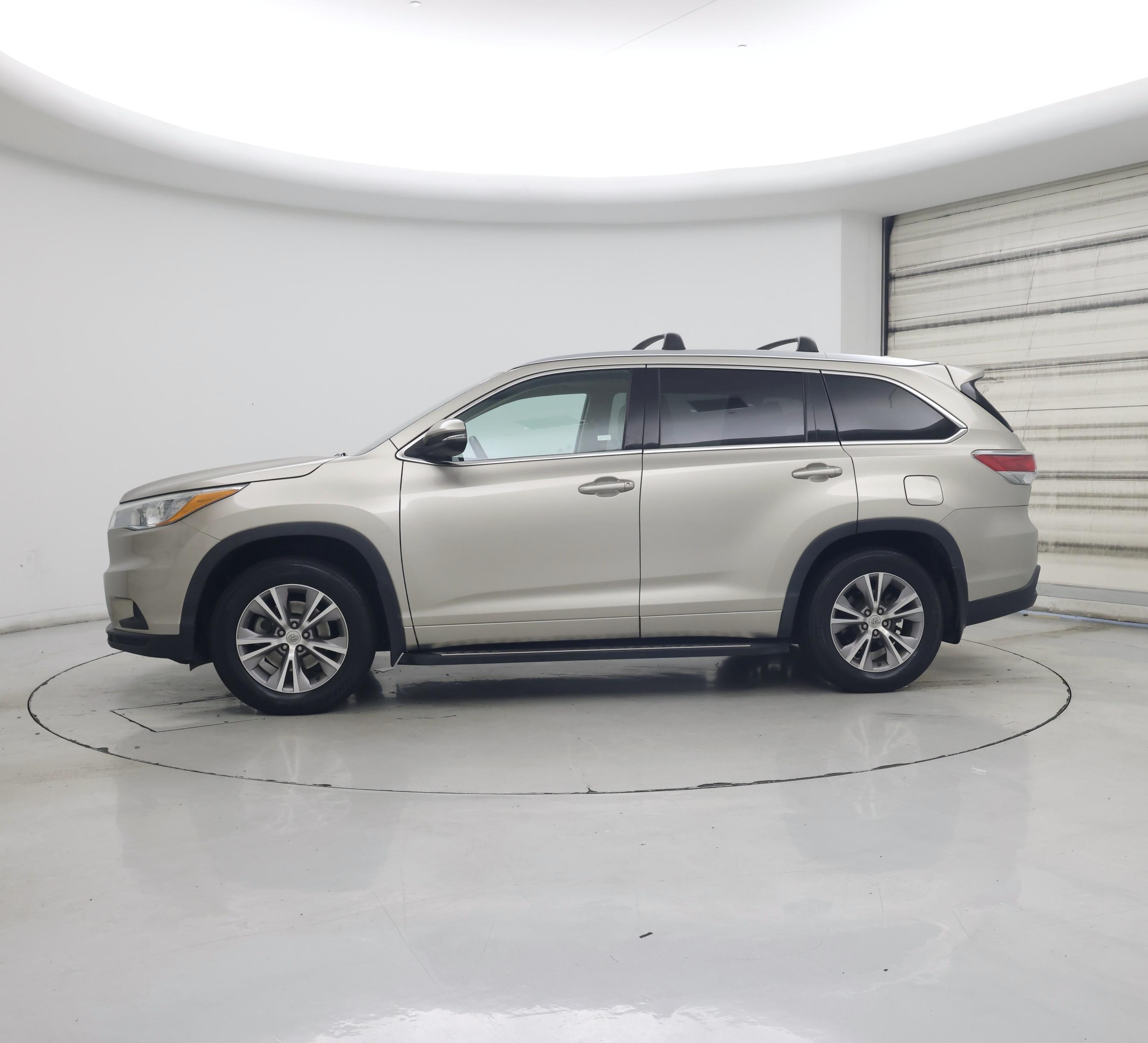Thumbnail: 2015 Toyota Highlander - 3