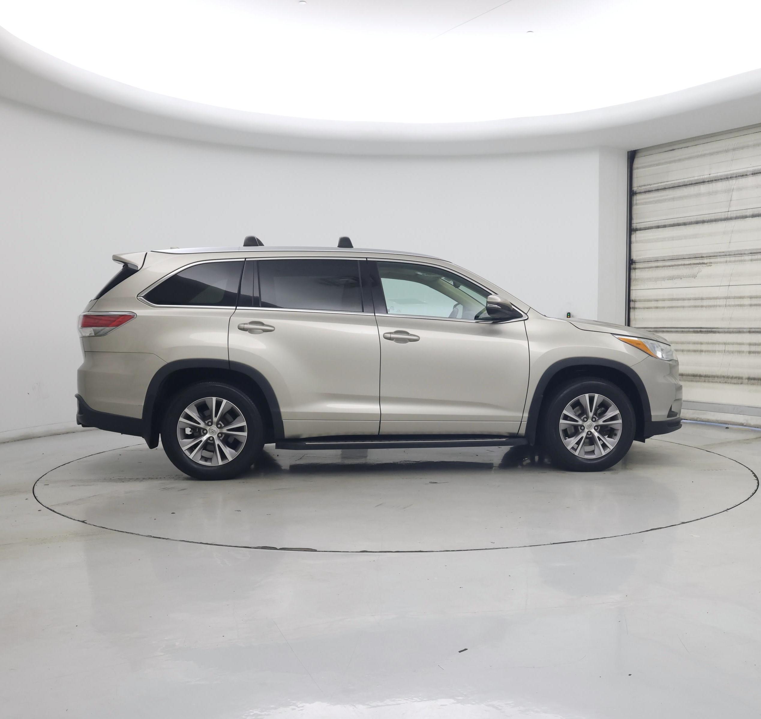 Thumbnail: 2015 Toyota Highlander - 7